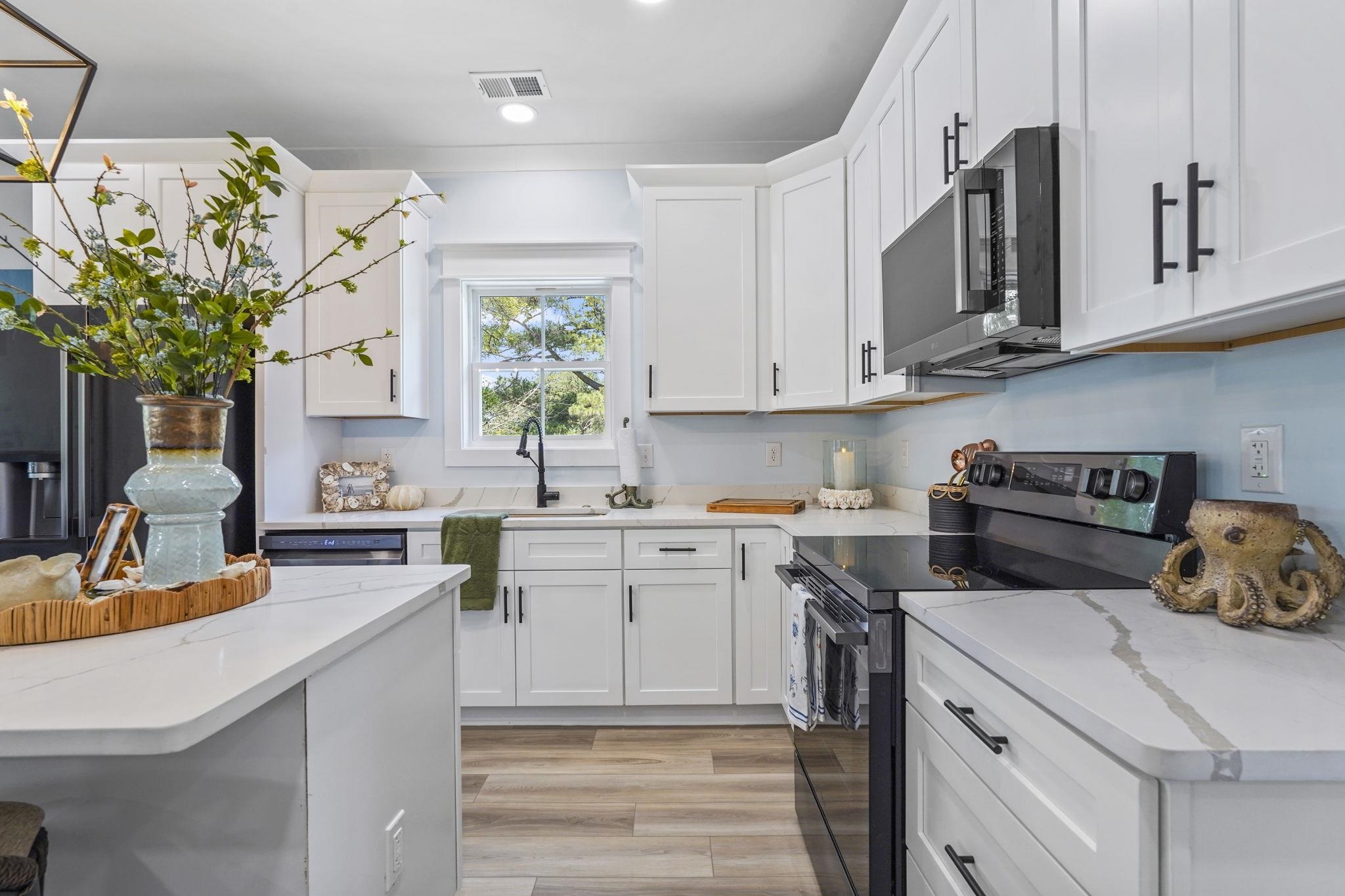 Myrtle Beach, South Carolina, 29575, United States, 5 Bedrooms Bedrooms, ,5 BathroomsBathrooms,Residential,For Sale,2029962