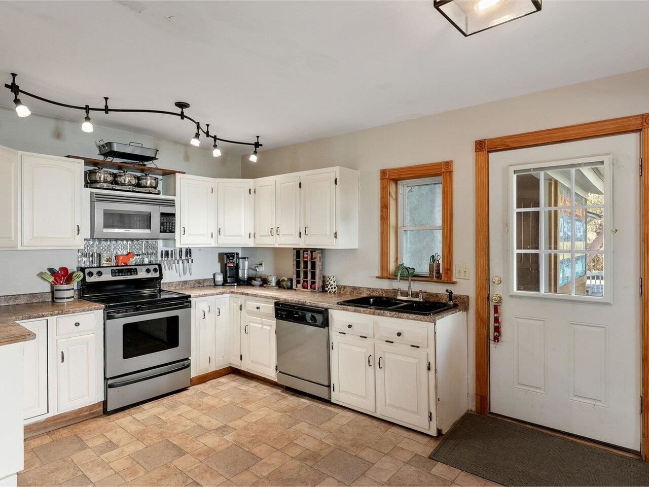 Hardwick, Vermont, 05843, United States, ,Residential,For Sale,1970705