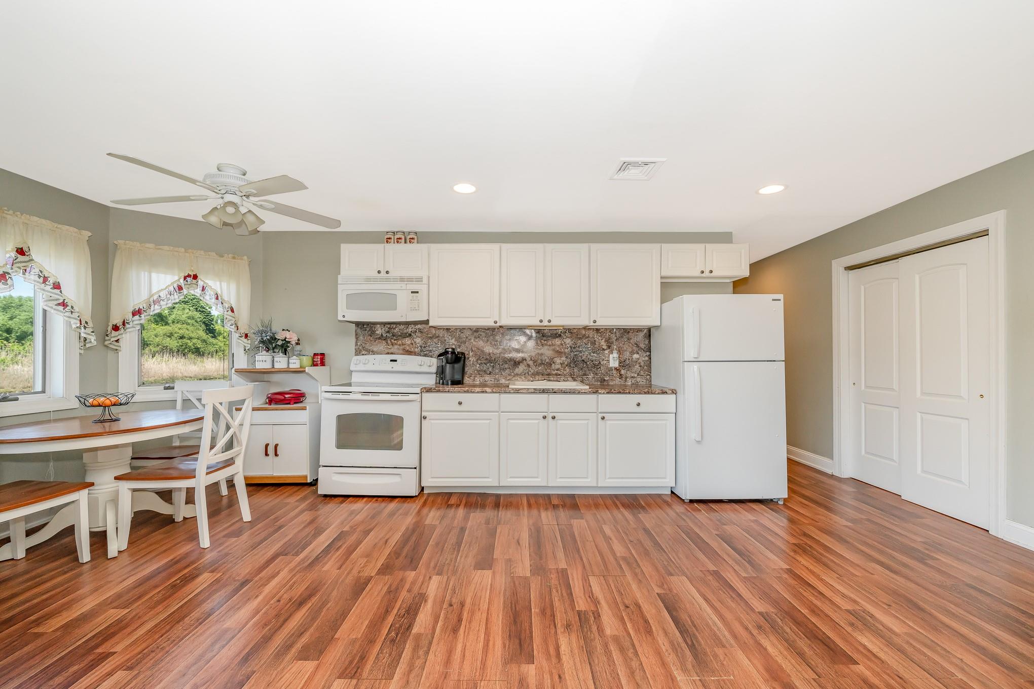 Seaford, New York, 11783, United States, 5 Bedrooms Bedrooms, ,3 BathroomsBathrooms,Residential,For Sale,1943505