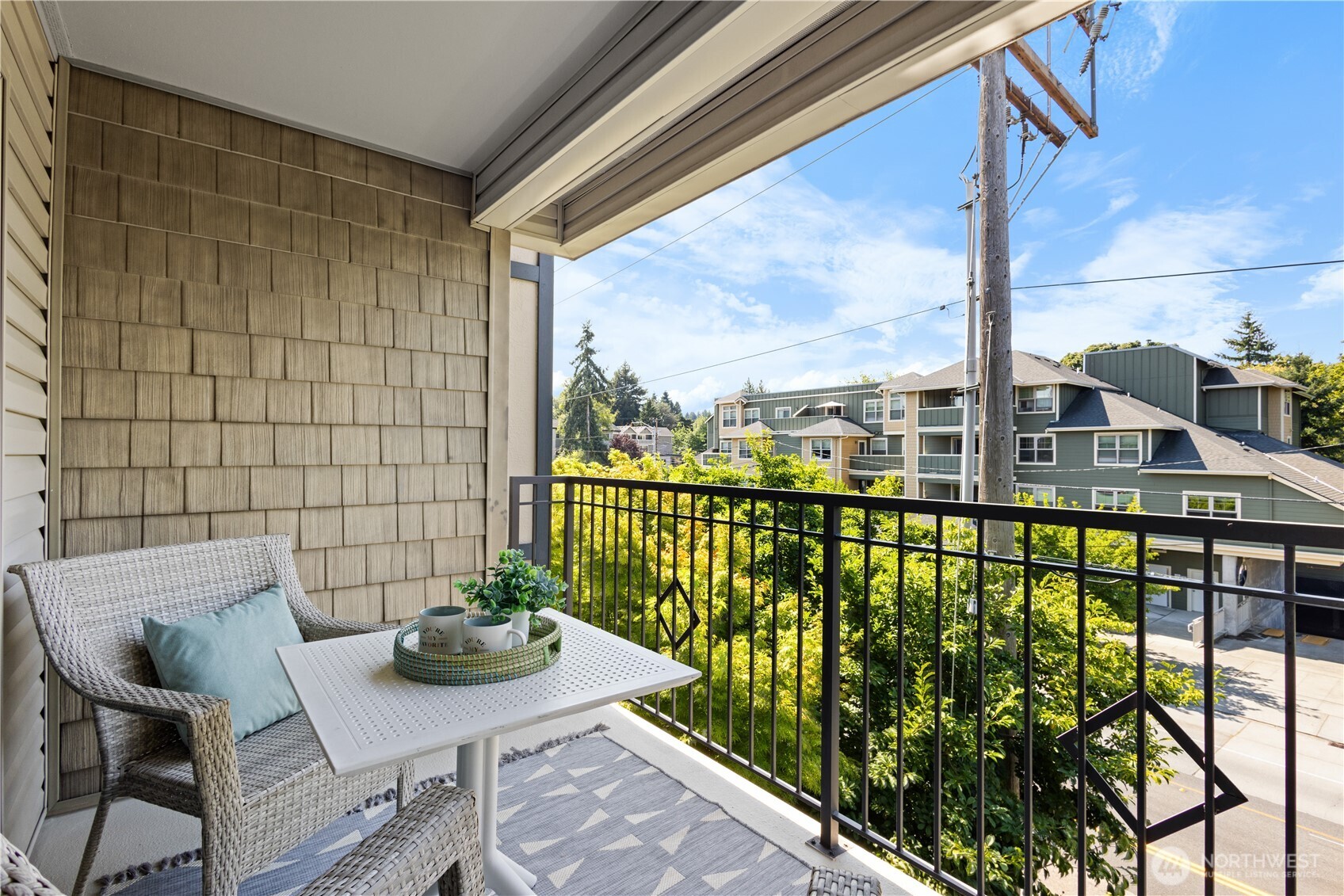 Seattle, Washington, 98199, United States, 2 Bedrooms Bedrooms, ,1 BathroomBathrooms,Residential,For Sale,1997029