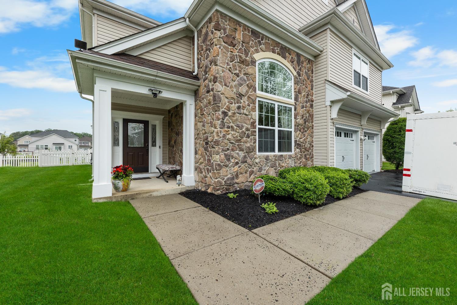 Piscataway, New Jersey, 08854, United States, 4 Bedrooms Bedrooms, ,3 BathroomsBathrooms,Residential,For Sale,1889779