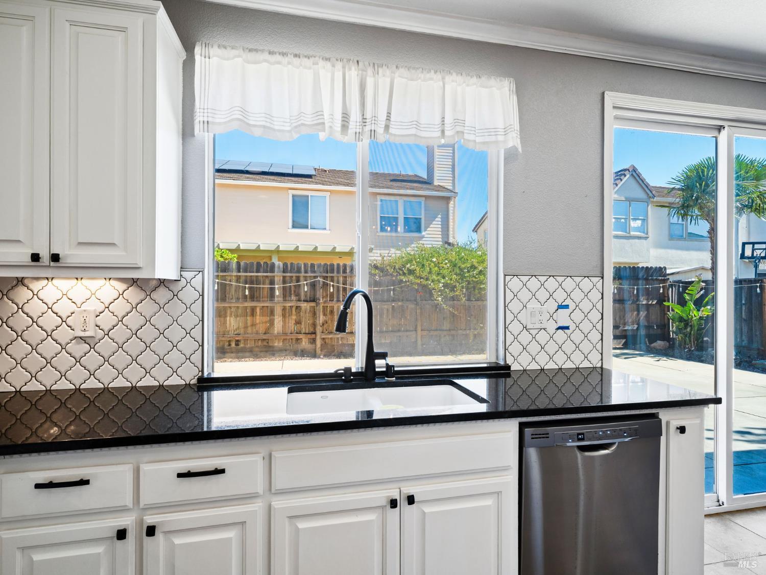 Vacaville, California, 95687, United States, 5 Bedrooms Bedrooms, ,4 BathroomsBathrooms,Residential,For Sale,1828372