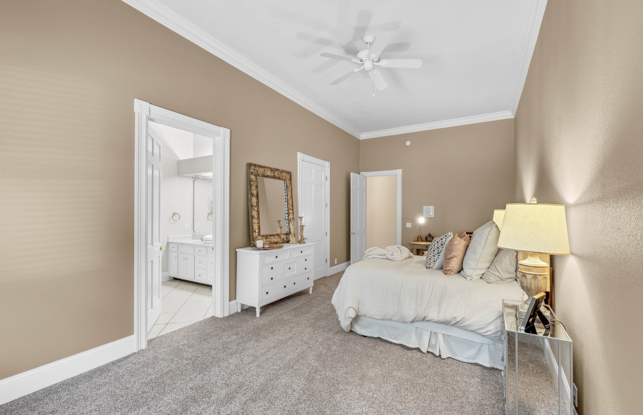 Clarksville, Tennessee, 37043, United States, 4 Bedrooms Bedrooms, ,4 BathroomsBathrooms,Residential,For Sale,1980790