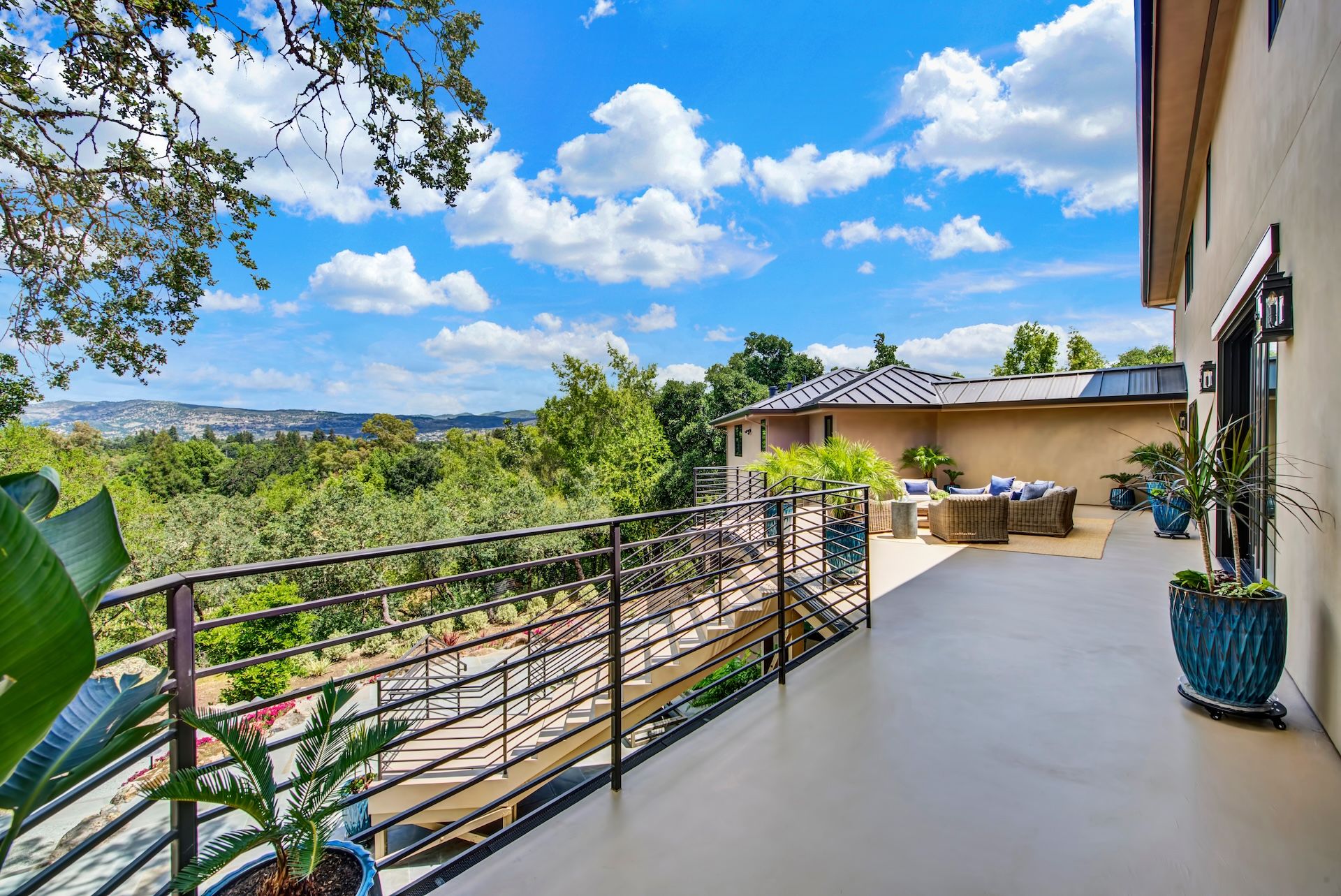  Gated Hagen Oaks Estates Residence - 物件實景