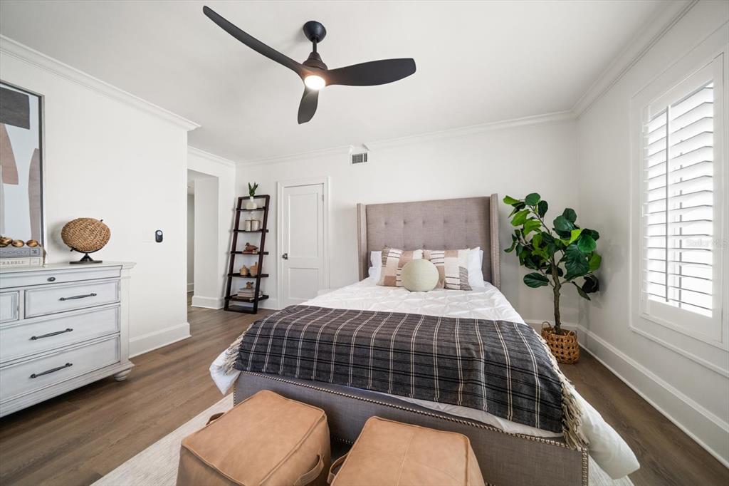 St Petersburg, Florida, 33707, United States, 5 Bedrooms Bedrooms, ,9 BathroomsBathrooms,Residential,For Sale,2000985