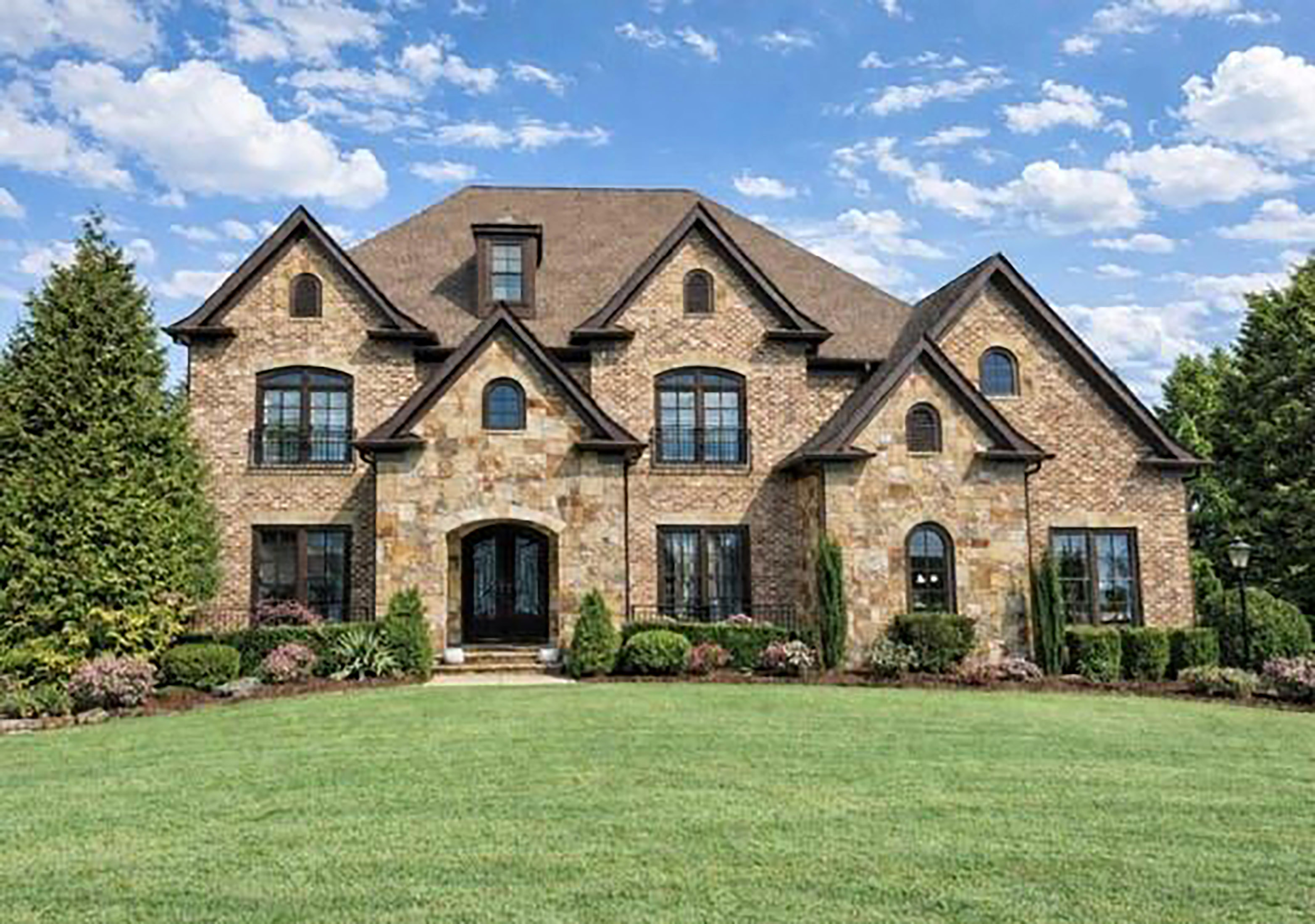  Elegant Home Offering Luxury, Functionality, and Privacy - 物件實景