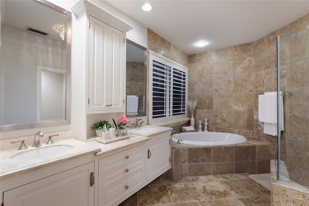 Sarasota, Florida, 34234, United States, 3 Bedrooms Bedrooms, ,3 BathroomsBathrooms,Residential,For Sale,1989538