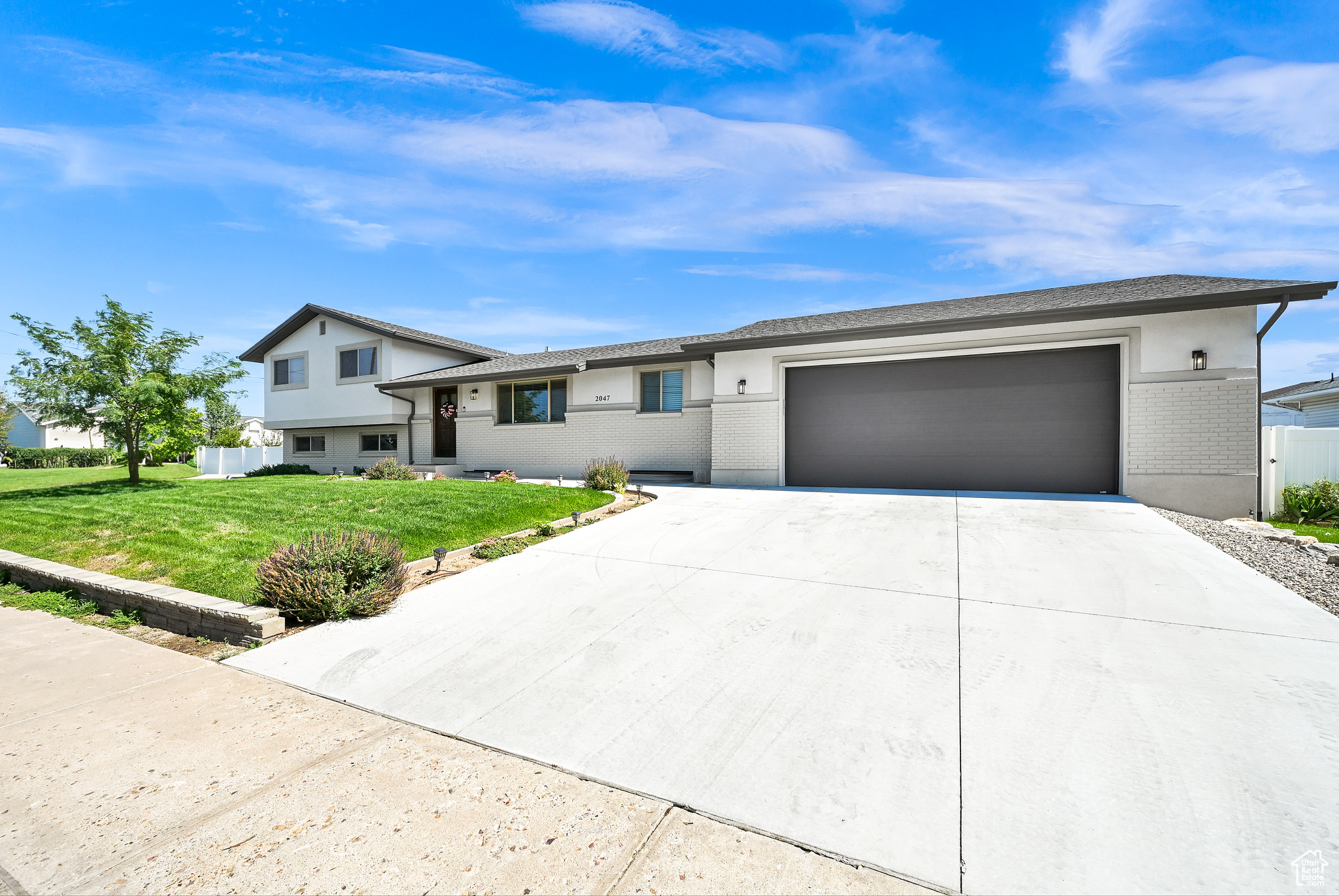 Syracuse, Utah, 84075, United States, 5 Bedrooms Bedrooms, ,2 BathroomsBathrooms,Residential,For Sale,1938699