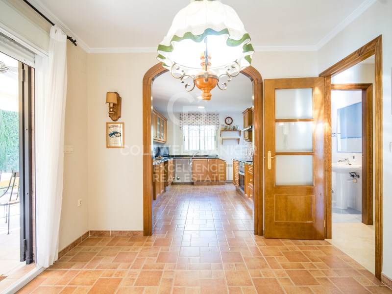 Valencia, Paterna, La Ca?ada Valencia, Paterna, La, Paterna, Comunidad Valenciana, ES, 5 Bedrooms Bedrooms, ,3 BathroomsBathrooms,Residential,For Sale,Valencia, Paterna, La Ca?ada Valencia, Paterna, La,1672423