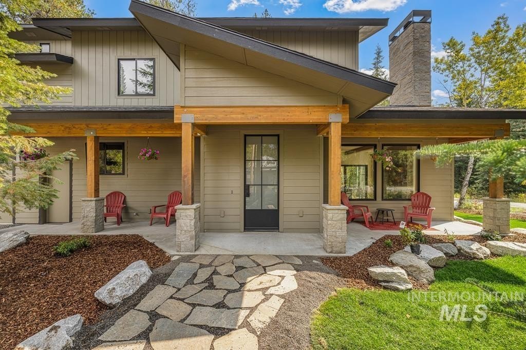 Donnelly, Idaho, 83615, United States, 3 Bedrooms Bedrooms, ,3 BathroomsBathrooms,Residential,For Sale,1976612