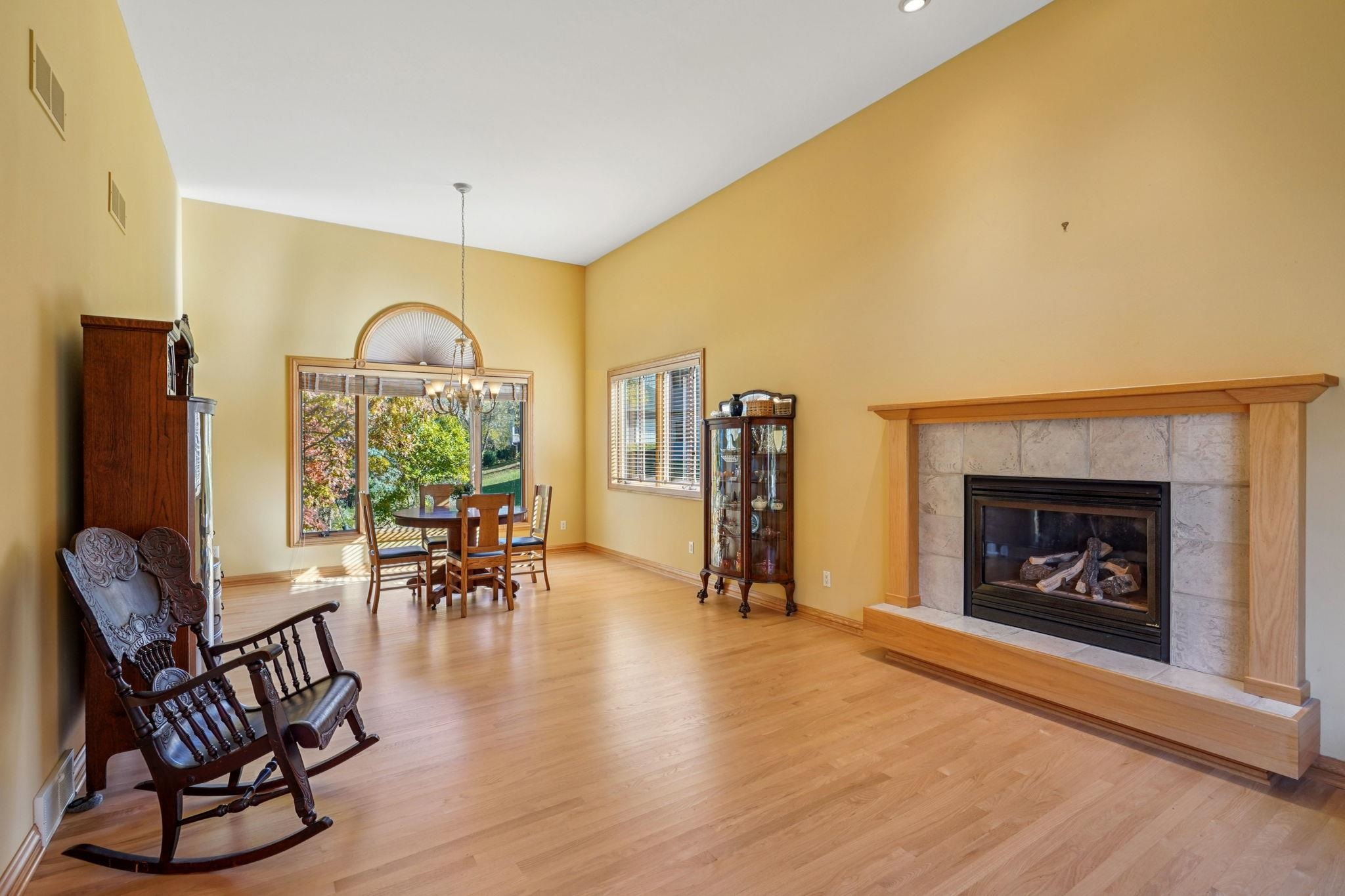 Waunakee, Wisconsin, 53597, United States, 4 Bedrooms Bedrooms, ,4 BathroomsBathrooms,Residential,For Sale,1987992