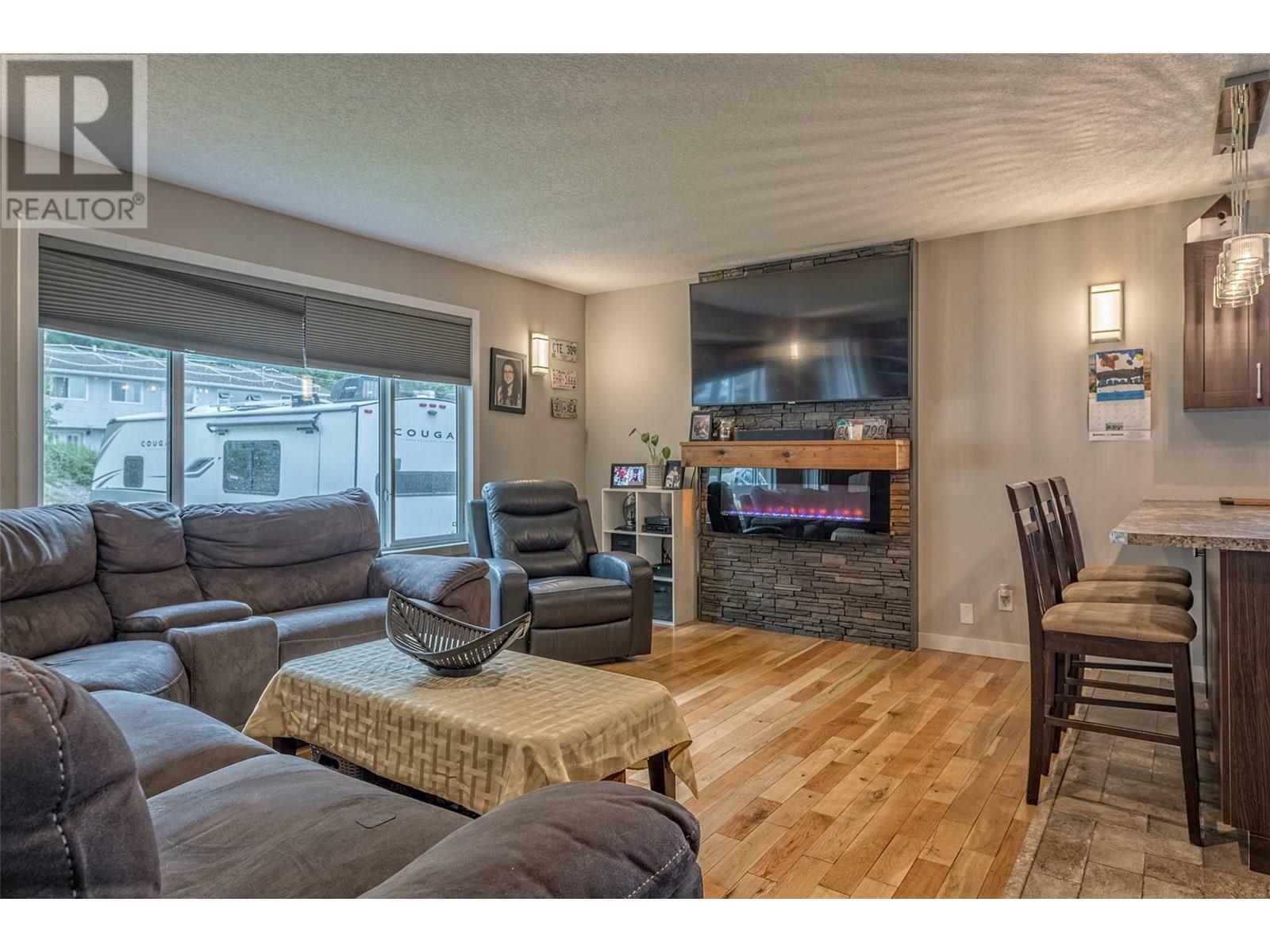 SPALLUMCHEEN, British Columbia, V4Y 0S6, CA, 3 Bedrooms Bedrooms, ,3 BathroomsBathrooms,Residential,For Sale,1874999