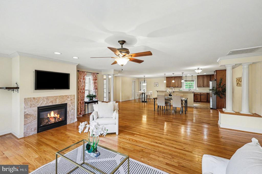 Winchester, Virginia, 22602, United States, 4 Bedrooms Bedrooms, ,3 BathroomsBathrooms,Residential,For Sale,2040713
