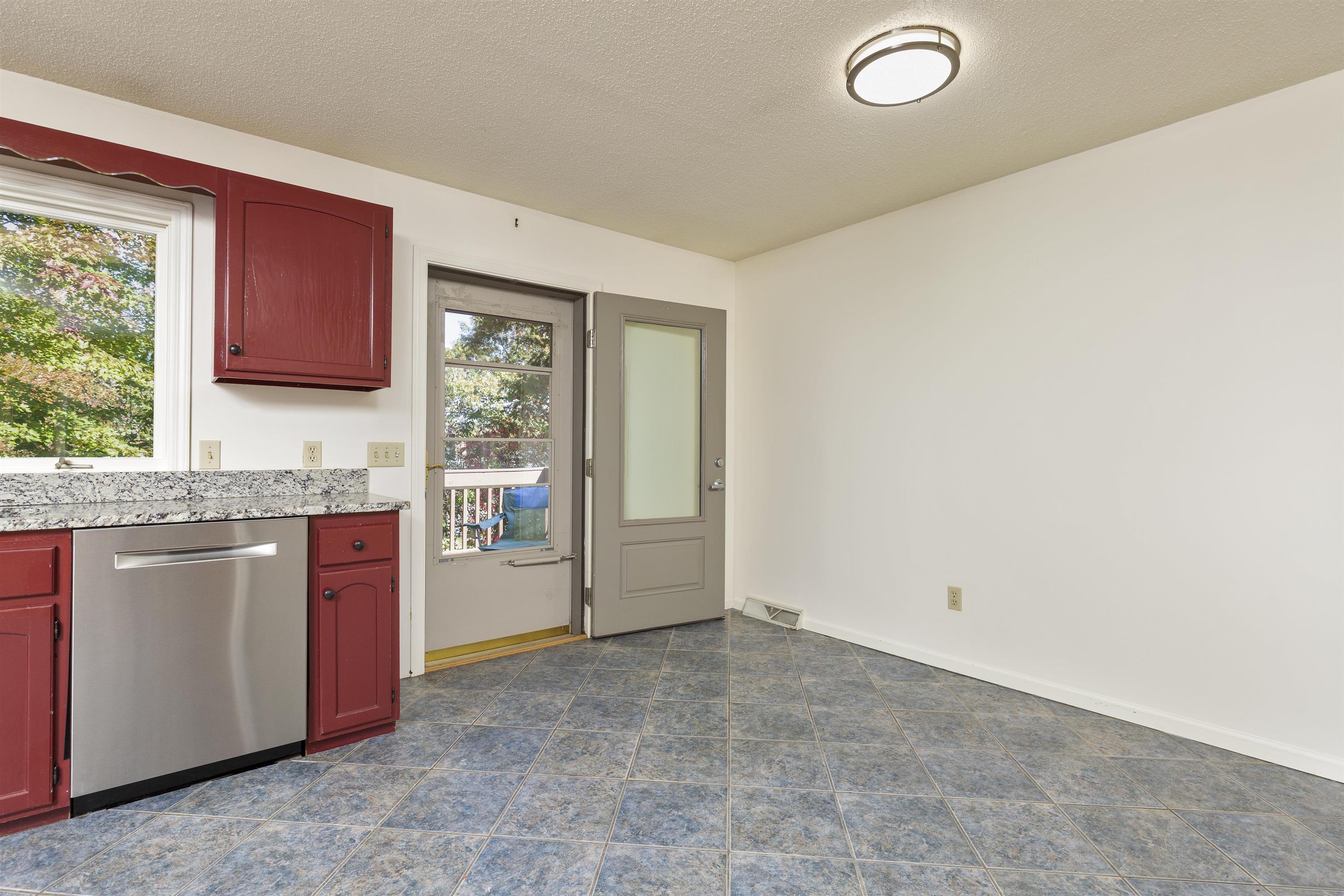 Lebanon, New Hampshire, 03755, United States, 3 Bedrooms Bedrooms, ,2 BathroomsBathrooms,Residential,For Sale,1962612