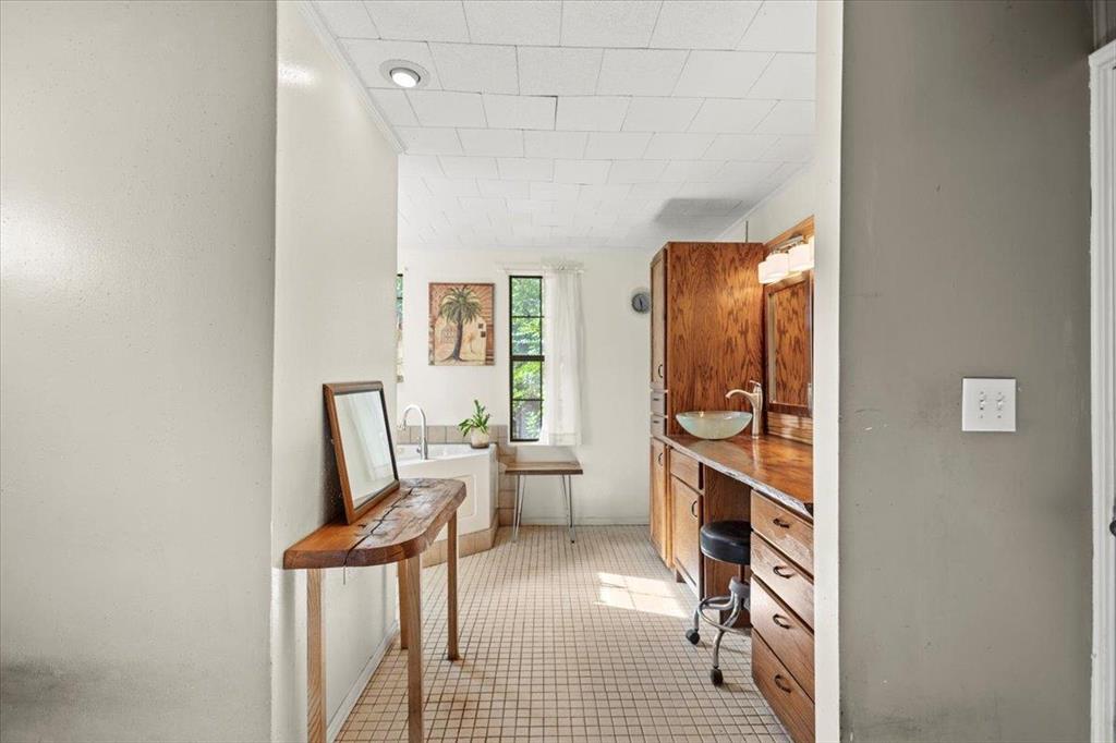 Timpson, Texas, 75975, United States, 3 Bedrooms Bedrooms, ,2 BathroomsBathrooms,Residential,For Sale,2000555