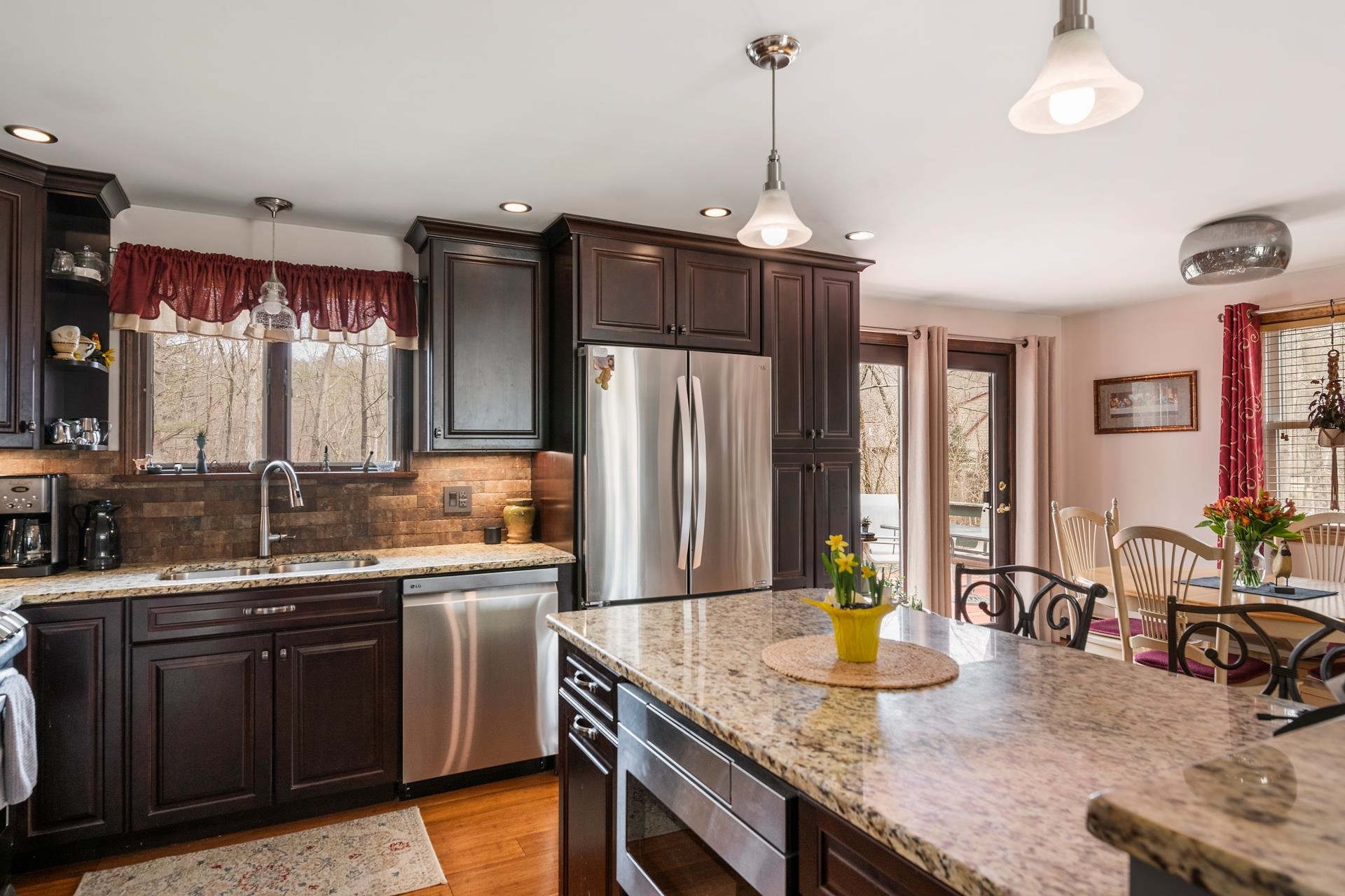 Derry, New Hampshire, 03038, United States, 3 Bedrooms Bedrooms, ,2 BathroomsBathrooms,Residential,For Sale,1935840