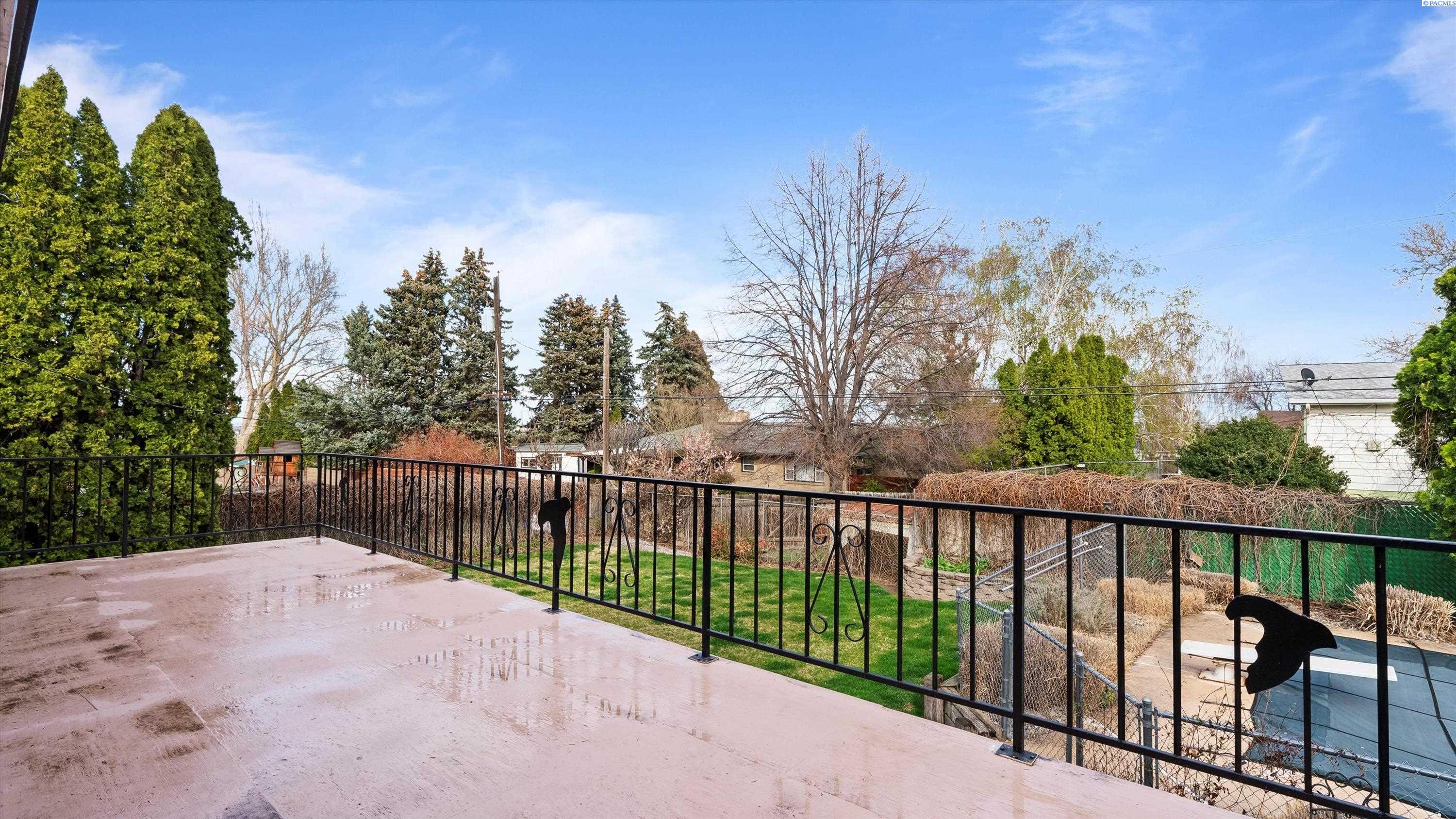 Kennewick, Washington, 99337, United States, 4 Bedrooms Bedrooms, ,2 BathroomsBathrooms,Residential,For Sale,1939902