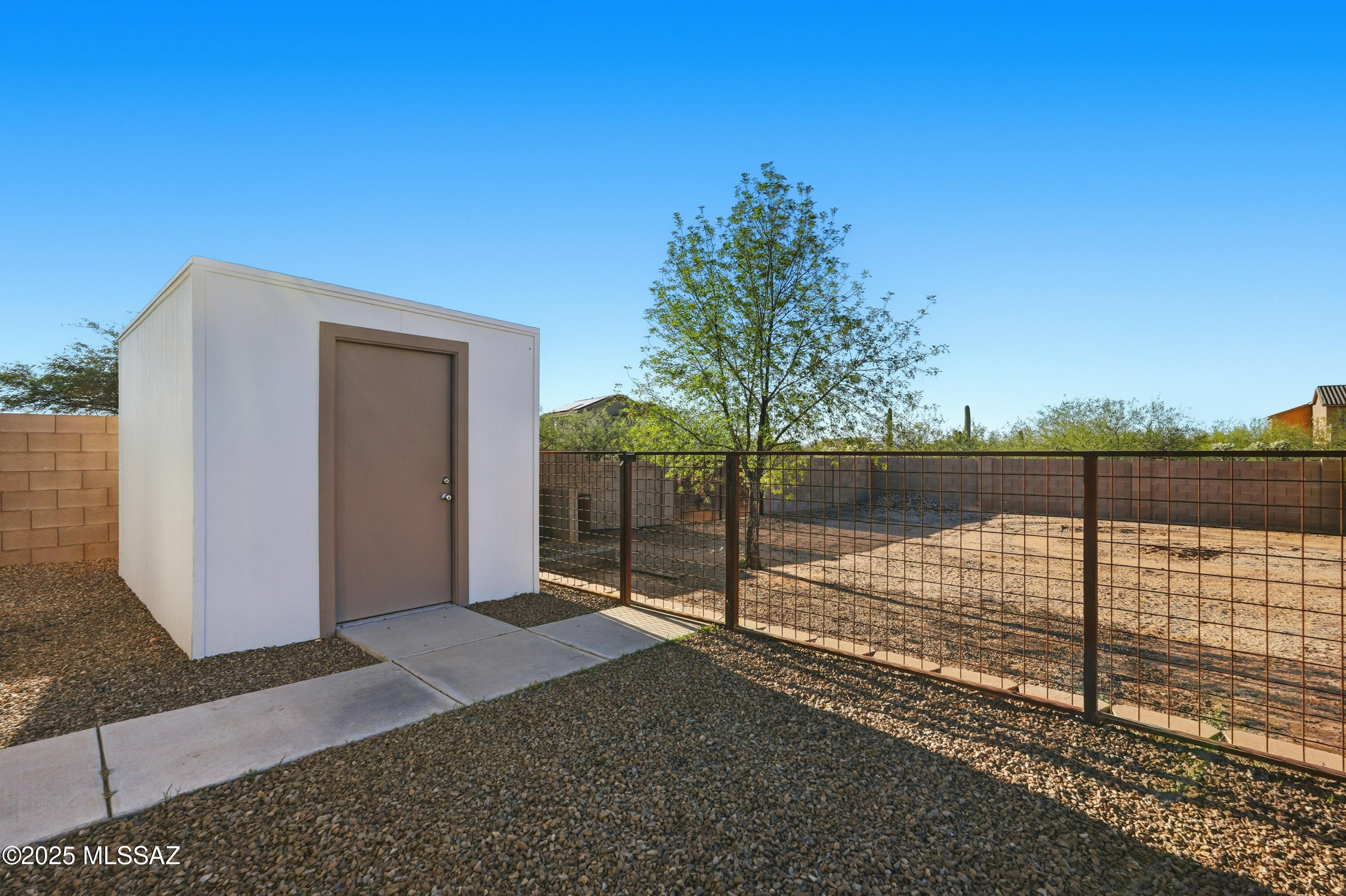 Sahuarita, Arizona, 85629, United States, 3 Bedrooms Bedrooms, ,2 BathroomsBathrooms,Residential,For Sale,1989505