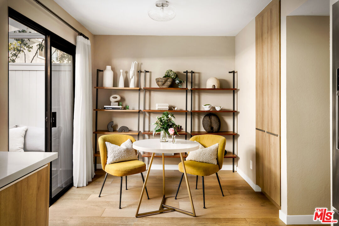 Santa Monica, California, 90403, United States, 2 Bedrooms Bedrooms, ,3 BathroomsBathrooms,Residential,For Sale,1986482