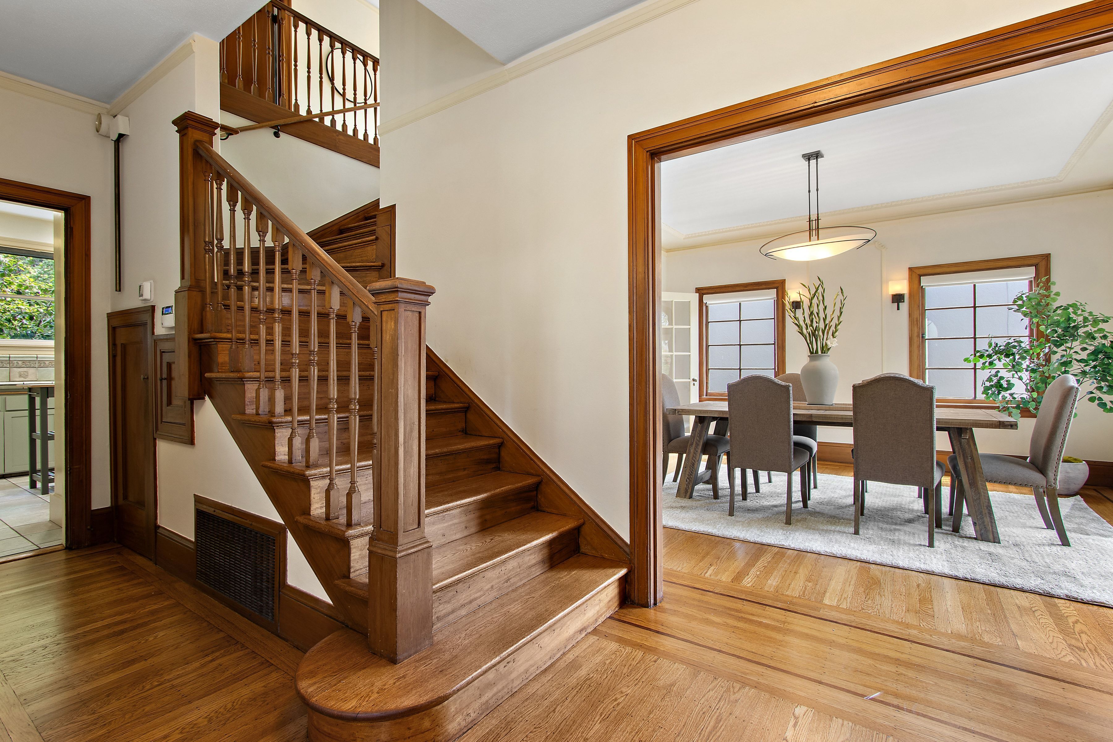  Classic Character Meets Modern Comfort in Crocker Highlands - 物件實景