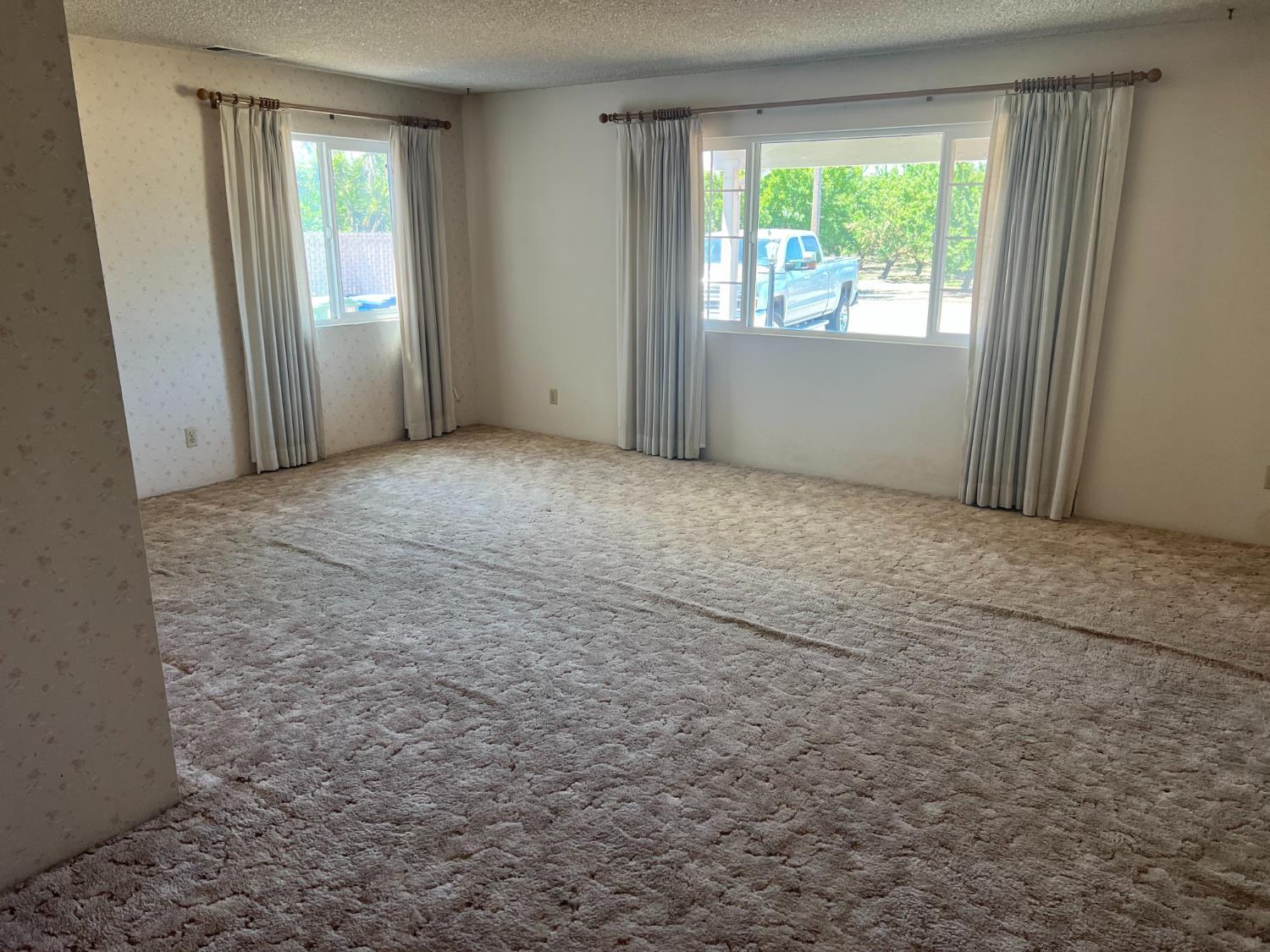 Hughson, California, 95326, United States, 3 Bedrooms Bedrooms, ,2 BathroomsBathrooms,Residential,For Sale,2048137