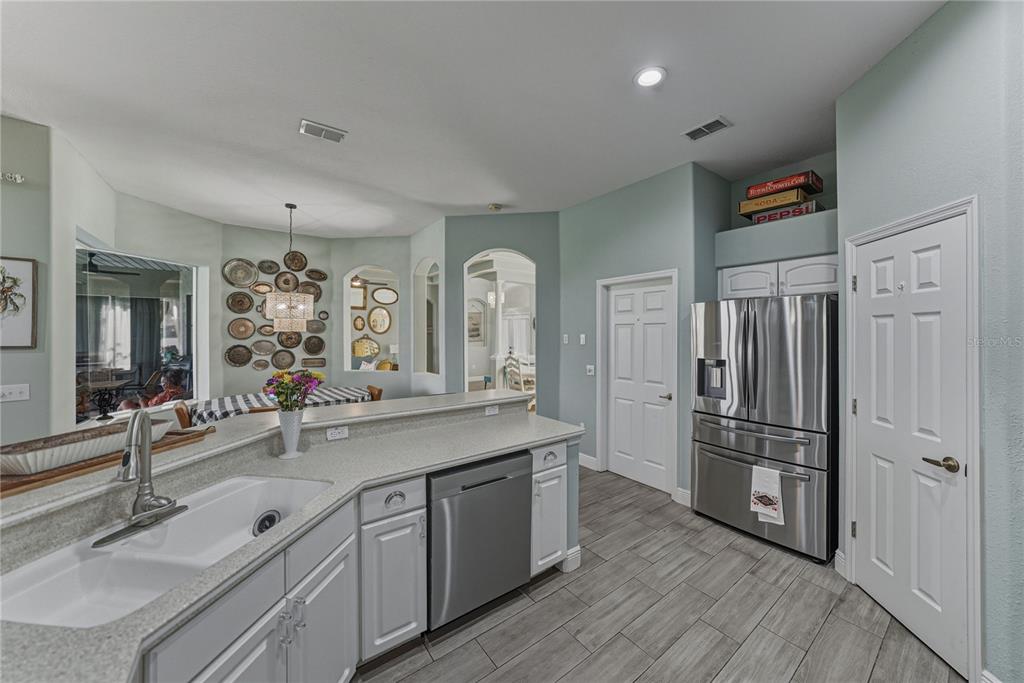 Plant City, Florida, 33566, United States, 4 Bedrooms Bedrooms, ,3 BathroomsBathrooms,Residential,For Sale,1996052