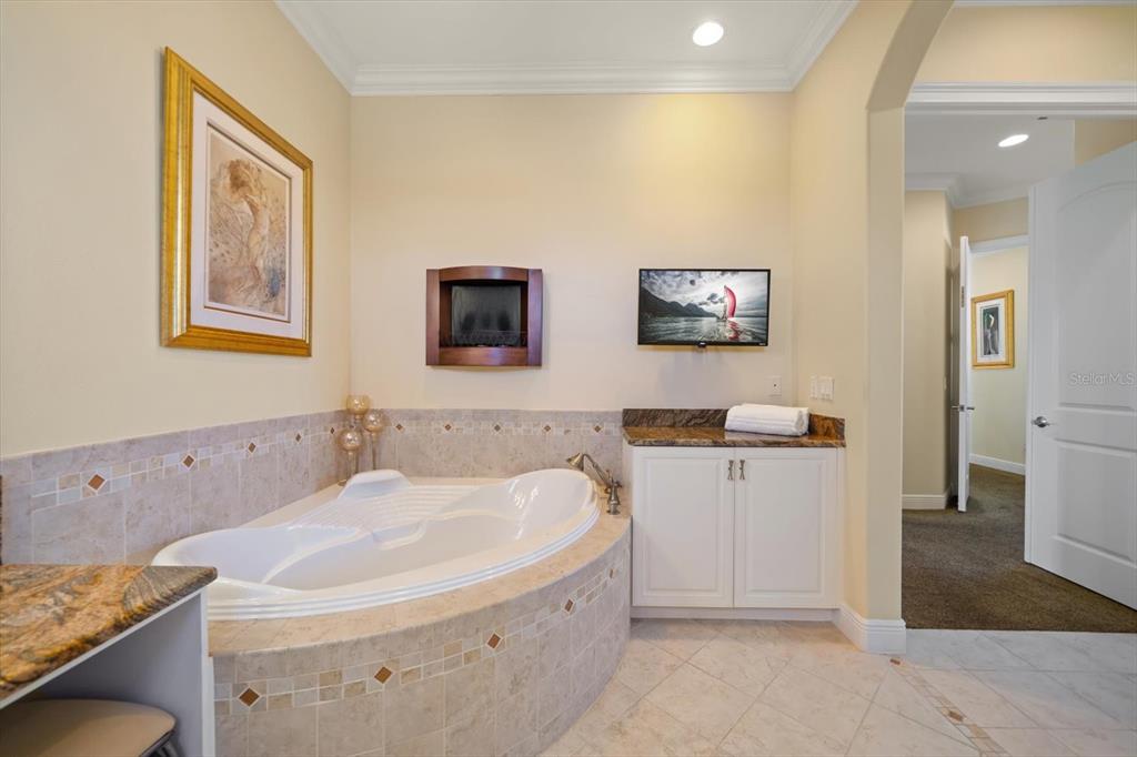 Largo, Florida, 33770, United States, 5 Bedrooms Bedrooms, ,4 BathroomsBathrooms,Residential,For Sale,2002964