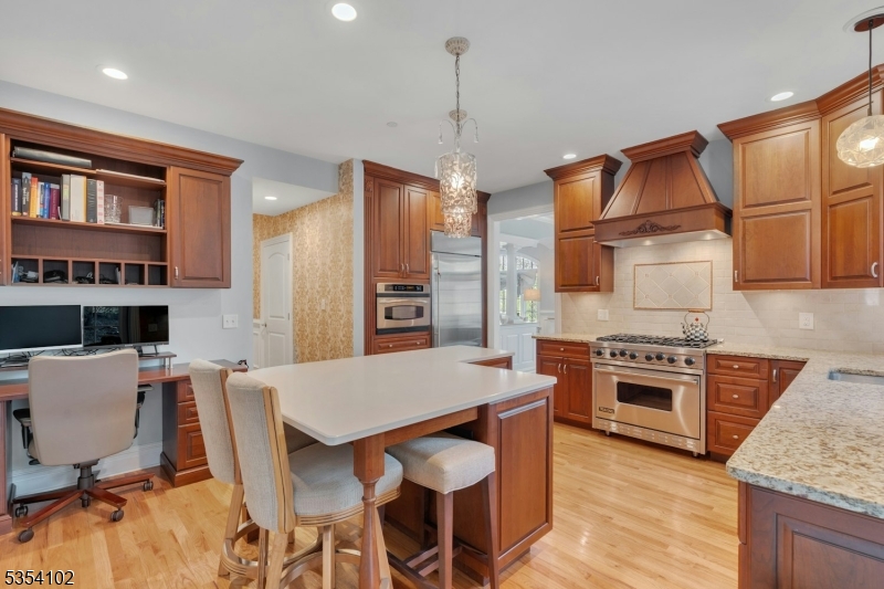 Morristown Town, New Jersey, 07960, United States, 2 Bedrooms Bedrooms, ,3 BathroomsBathrooms,Residential,For Sale,1794347