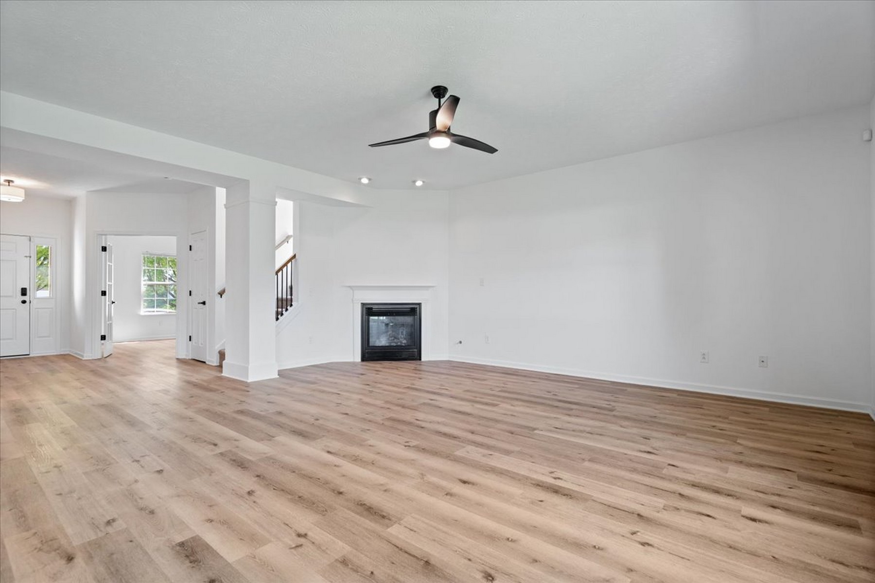  Completely Remodeled Four Bedroom Home on Oversized Lot - 物件實景