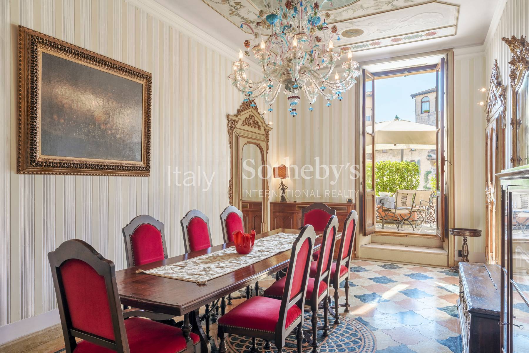  Iconic frescoed residence with terrace in Piazza delle Erbe - 物件實景