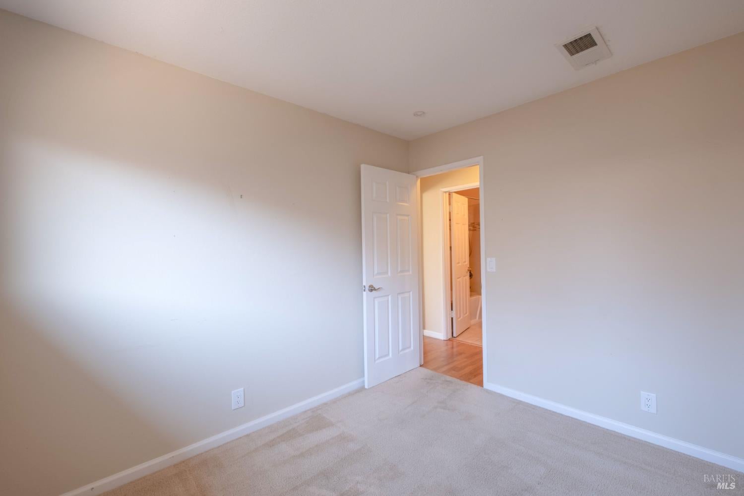 Vallejo, California, 94589, United States, 4 Bedrooms Bedrooms, ,2 BathroomsBathrooms,Residential,For Sale,1948983