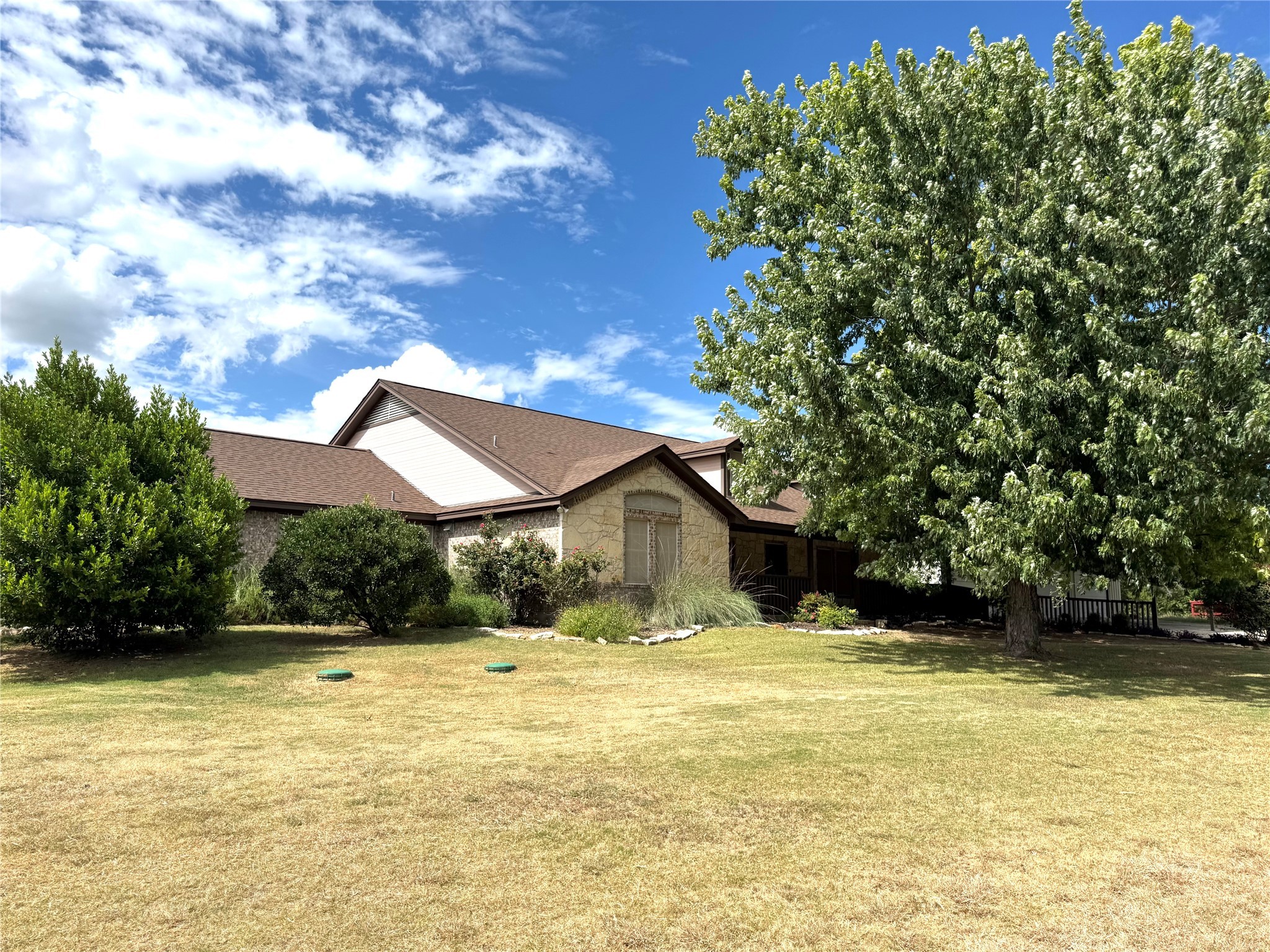 Weatherford, Texas, 76088, United States, 4 Bedrooms Bedrooms, ,3 BathroomsBathrooms,Residential,For Sale,1885521