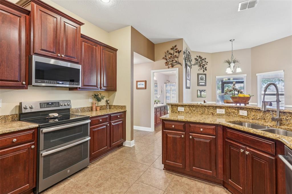 Clermont, Florida, 34715, United States, 4 Bedrooms Bedrooms, ,3 BathroomsBathrooms,Residential,For Sale,1896059