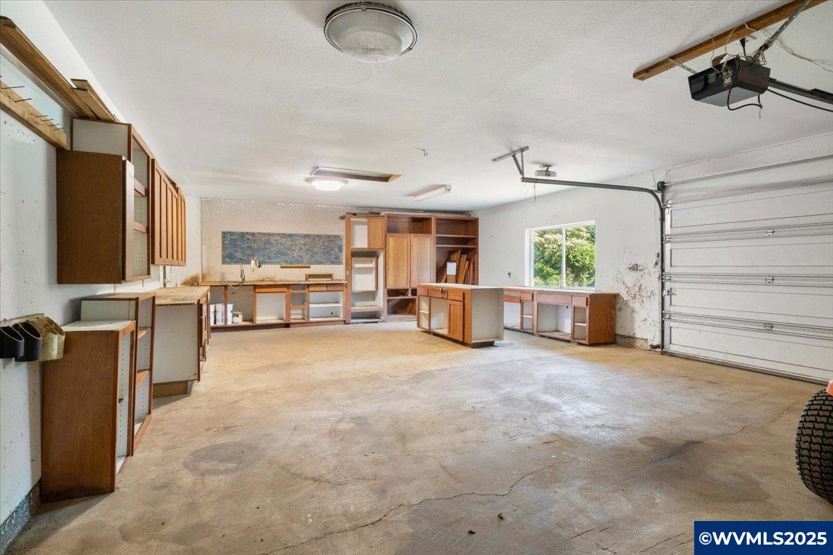 Lebanon, Oregon, 97355, United States, 3 Bedrooms Bedrooms, ,2 BathroomsBathrooms,Residential,For Sale,1991965