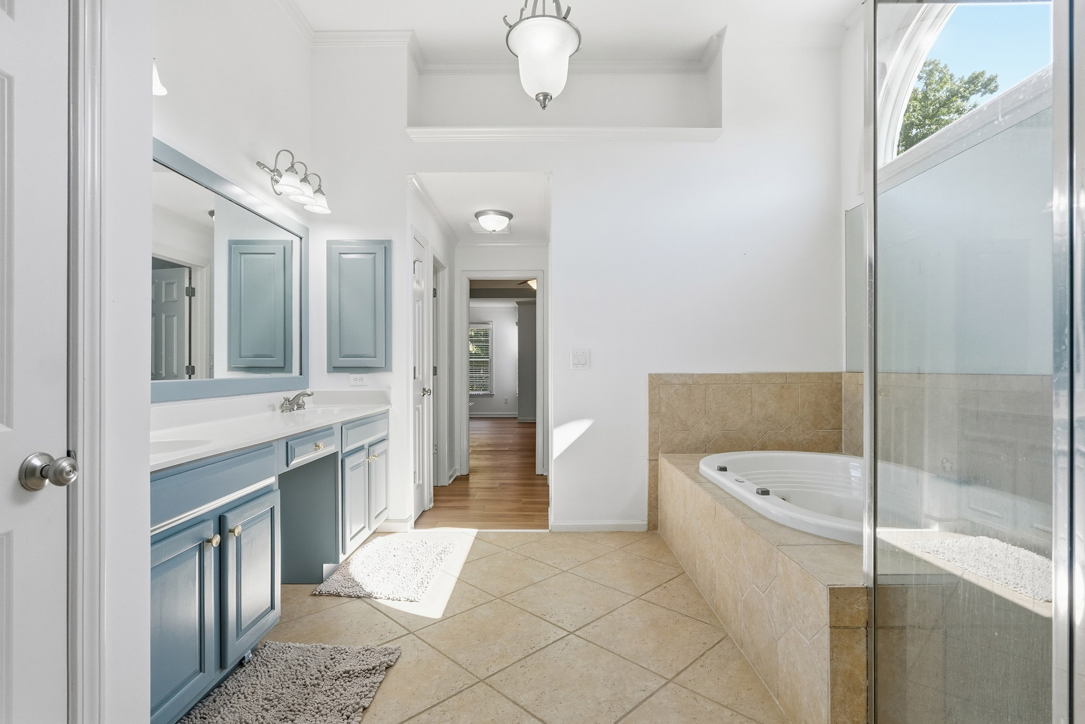  Beautifully Appointed Home in Sought-After Woodmont - 物件實景