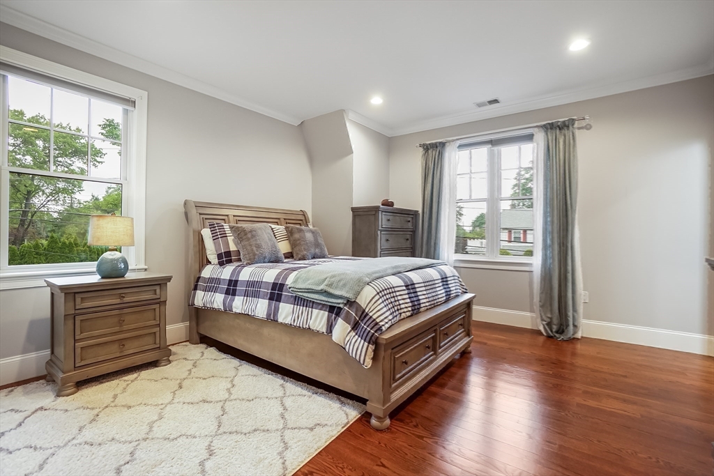Newton, Massachusetts, 02460, United States, 4 Bedrooms Bedrooms, ,5 BathroomsBathrooms,Residential,For Sale,1929492