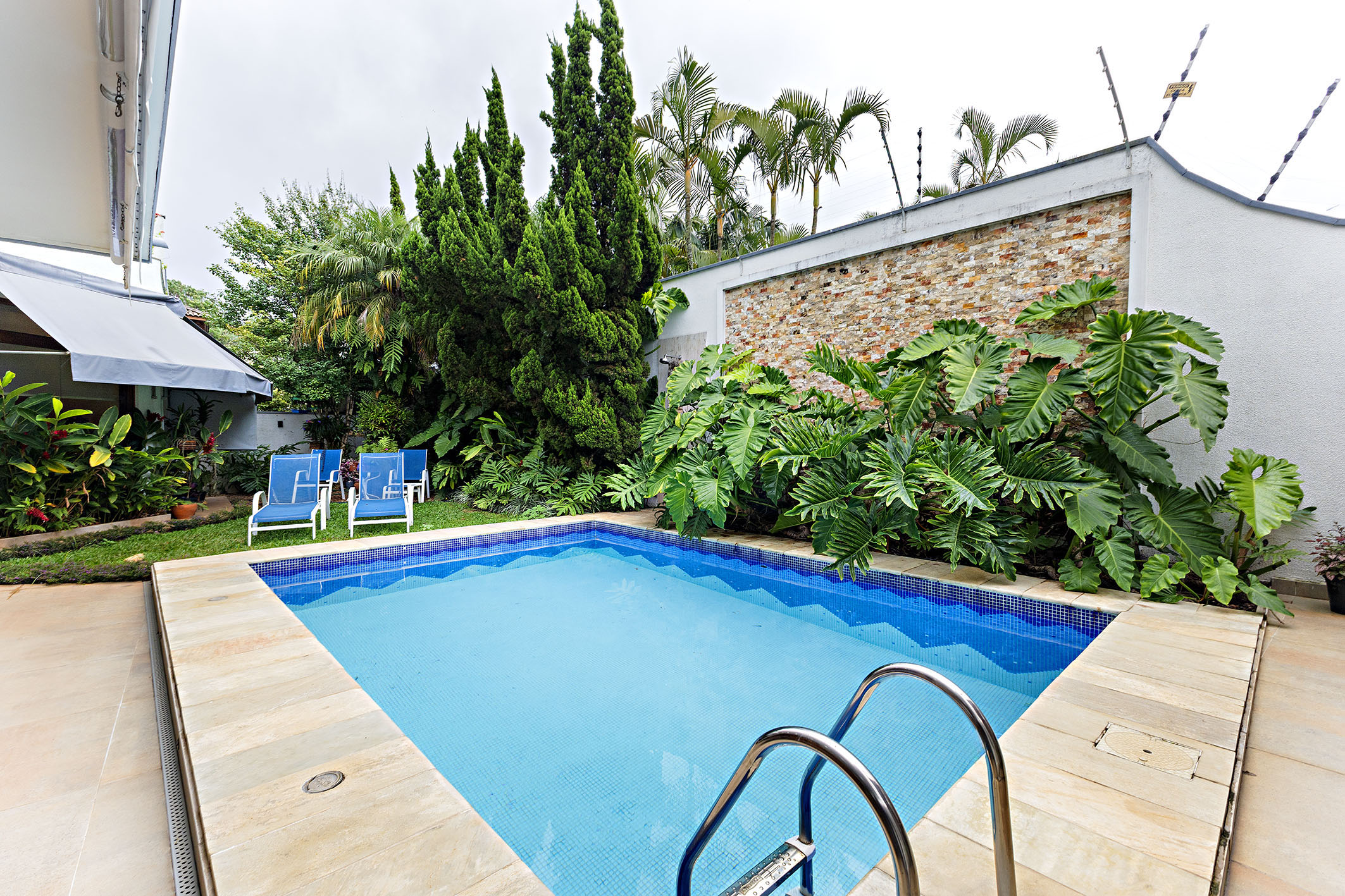 Exclusive residence in a distinctive gated community with five suites - 物件實景