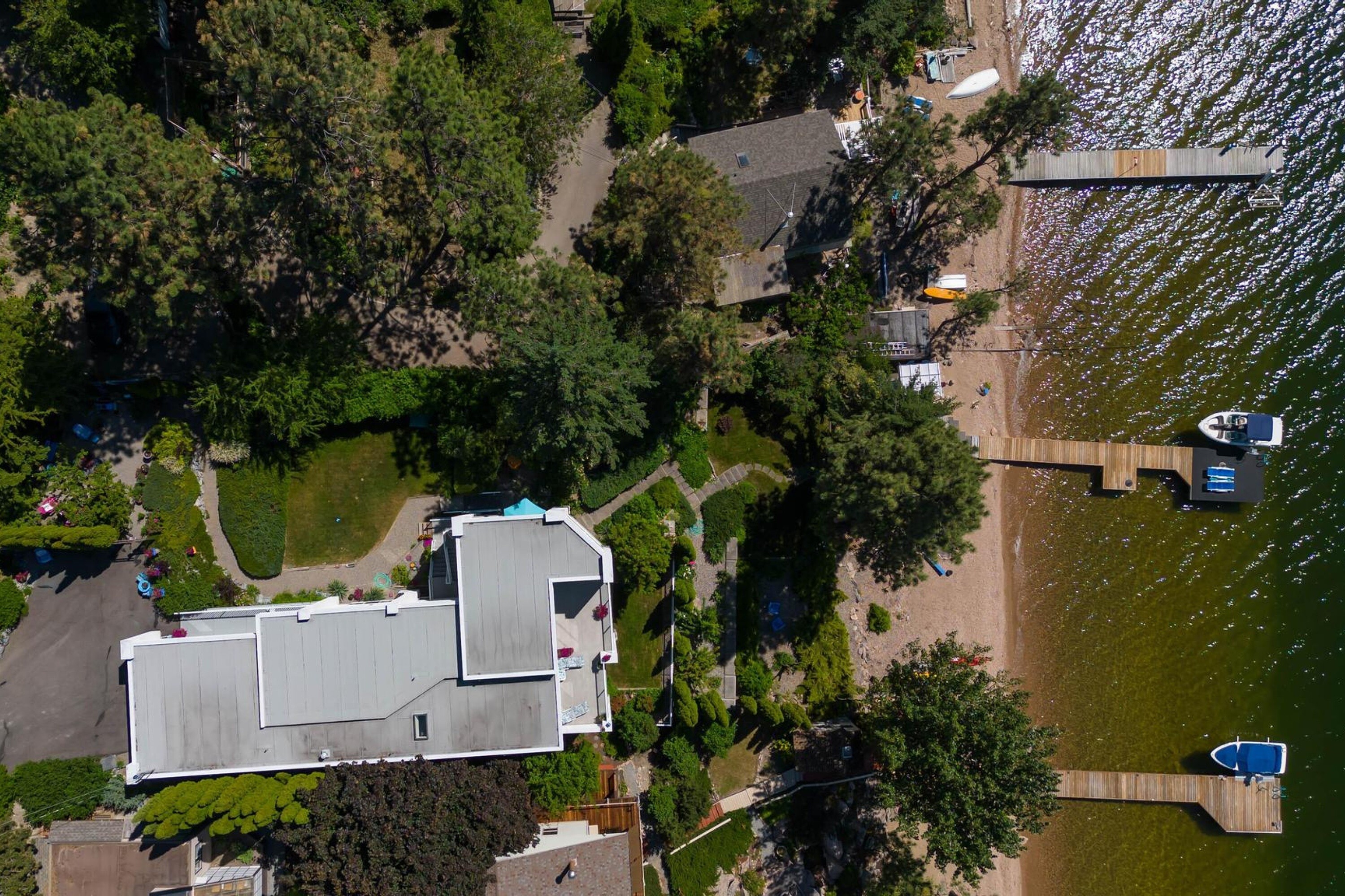  Modern Lakeshore Home - 物件實景