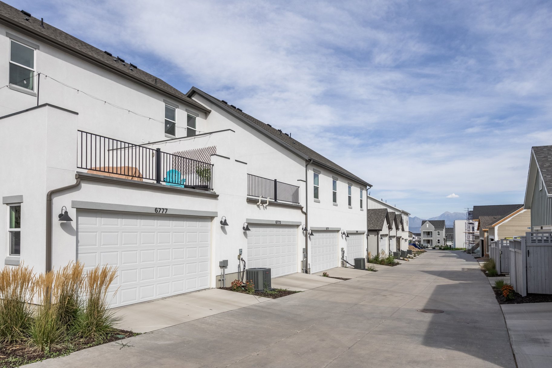  Tudor 3-Story Townhome in Upper Daybreak - 物件實景