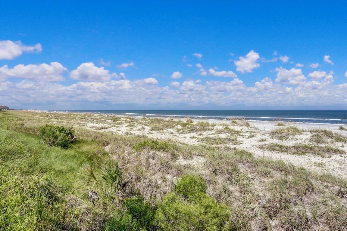 Fernandina Beach, Florida, 32034, United States, 2 Bedrooms Bedrooms, ,2 BathroomsBathrooms,Residential,For Sale,1937654