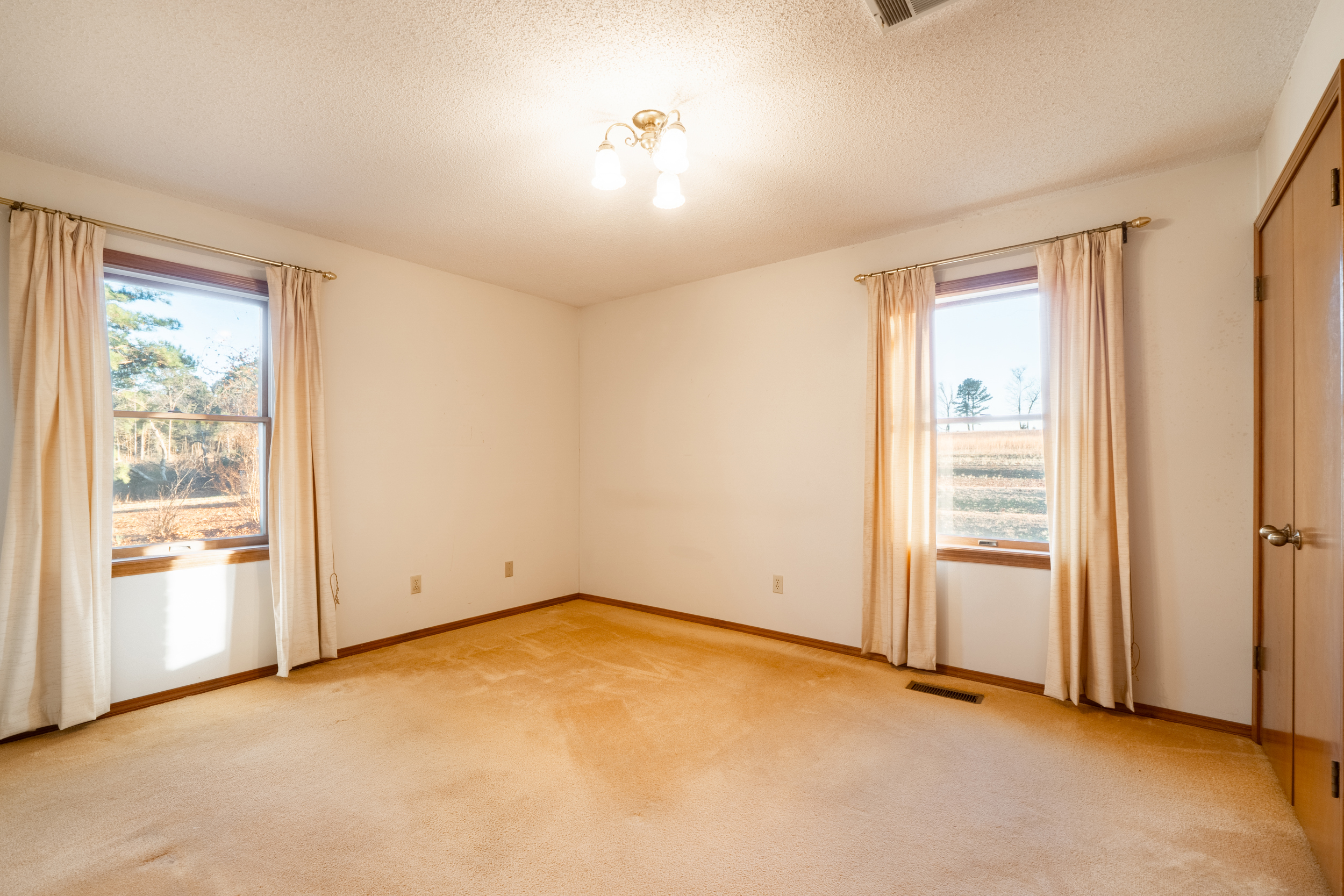 Clarksville, Arkansas, 72830, United States, 3 Bedrooms Bedrooms, ,3 BathroomsBathrooms,Residential,For Sale,2010722