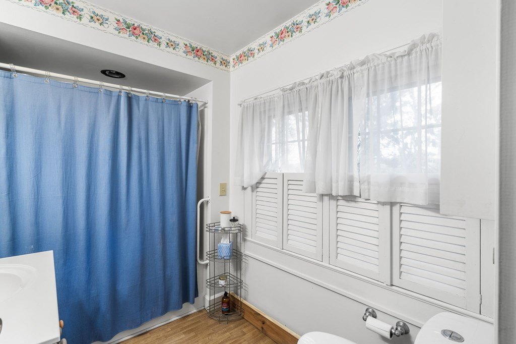 Brasstown, North Carolina, 28902, United States, 3 Bedrooms Bedrooms, ,3 BathroomsBathrooms,Residential,For Sale,1986118