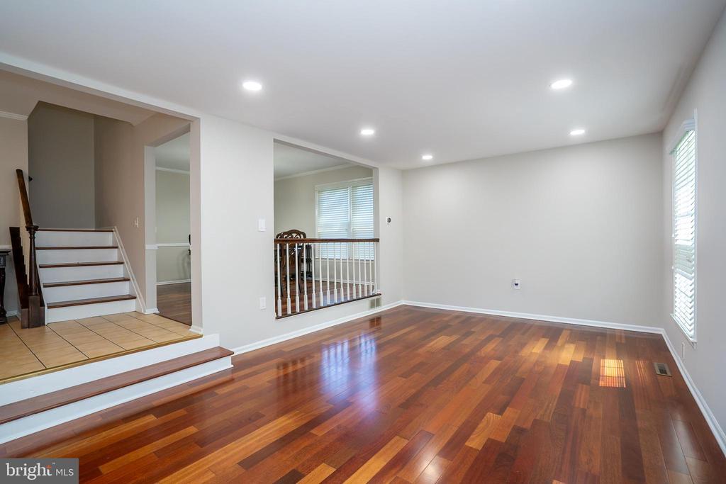 Princeton Junction, New Jersey, 08550, United States, 4 Bedrooms Bedrooms, ,3 BathroomsBathrooms,Residential,For Sale,1943905