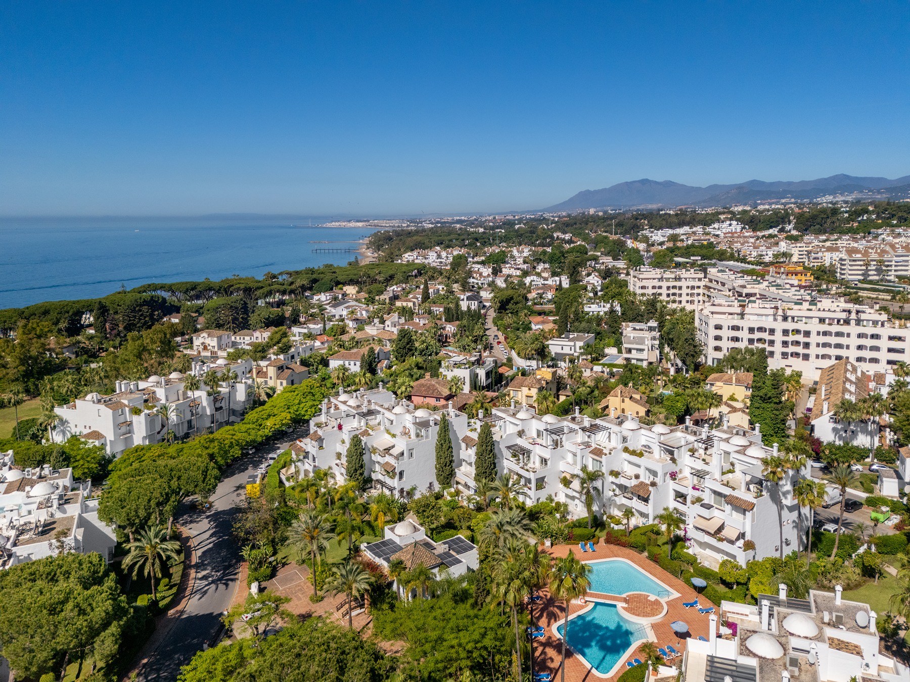  Renovated garden apartment in Alhambra del Mar, Marbella