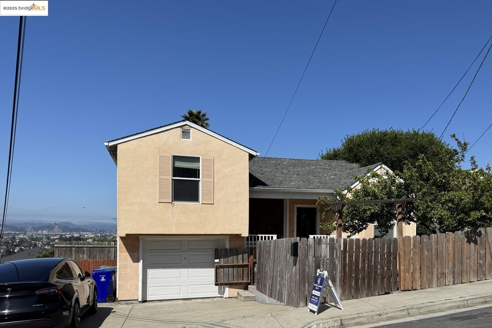 Richmond, California, 94805, United States, 5 Bedrooms Bedrooms, ,2 BathroomsBathrooms,Residential,For Sale,1895644