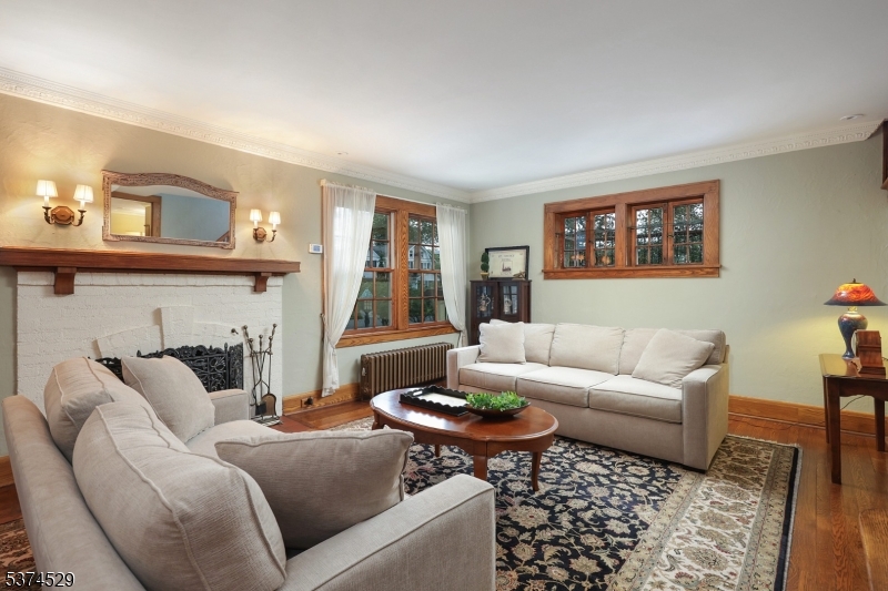 Westfield Town, New Jersey, 07090, United States, 3 Bedrooms Bedrooms, ,2 BathroomsBathrooms,Residential,For Sale,1940916