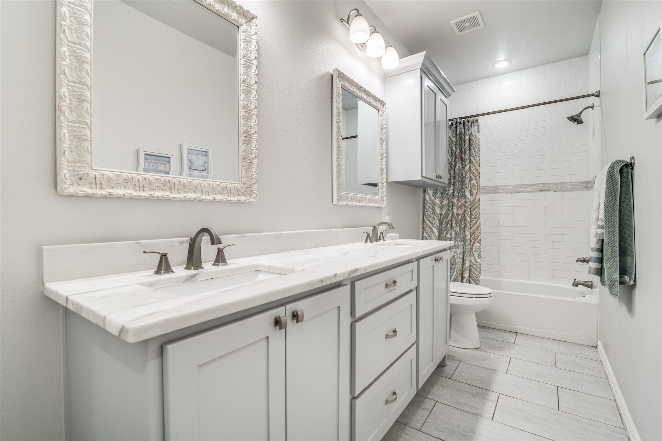 Oak Ridge, Texas, 75142, United States, 3 Bedrooms Bedrooms, ,3 BathroomsBathrooms,Residential,For Sale,1976084