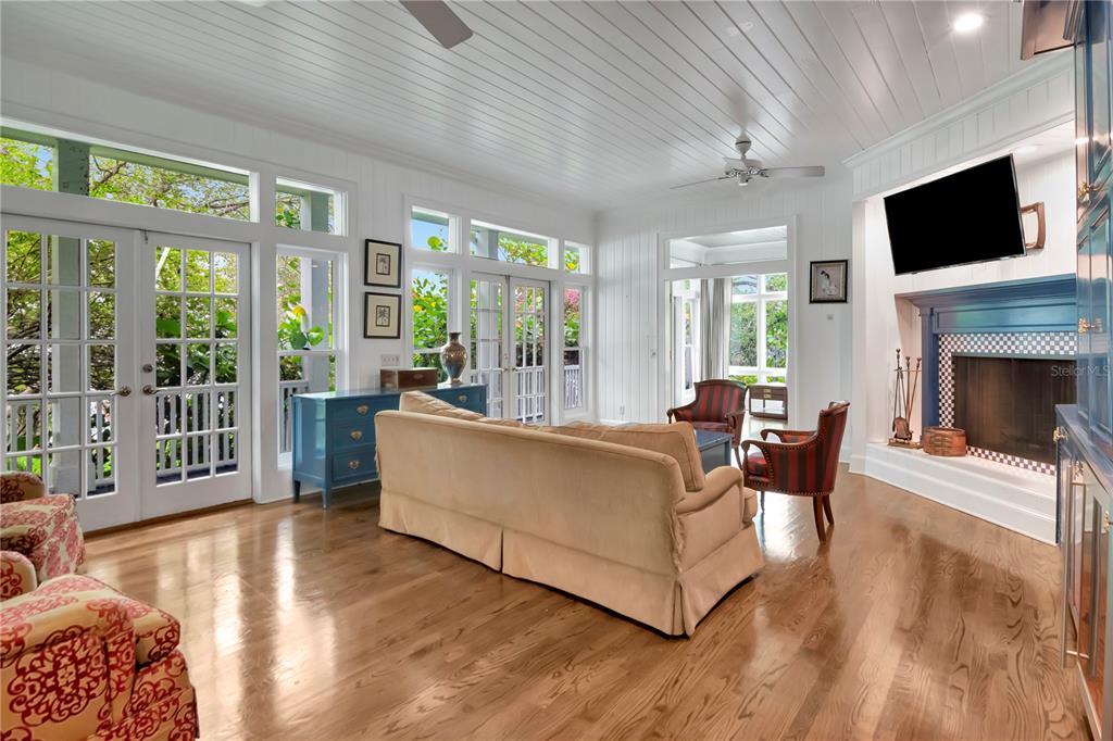 Tampa, Florida, 33611, United States, 5 Bedrooms Bedrooms, ,7 BathroomsBathrooms,Residential,For Sale,1988340