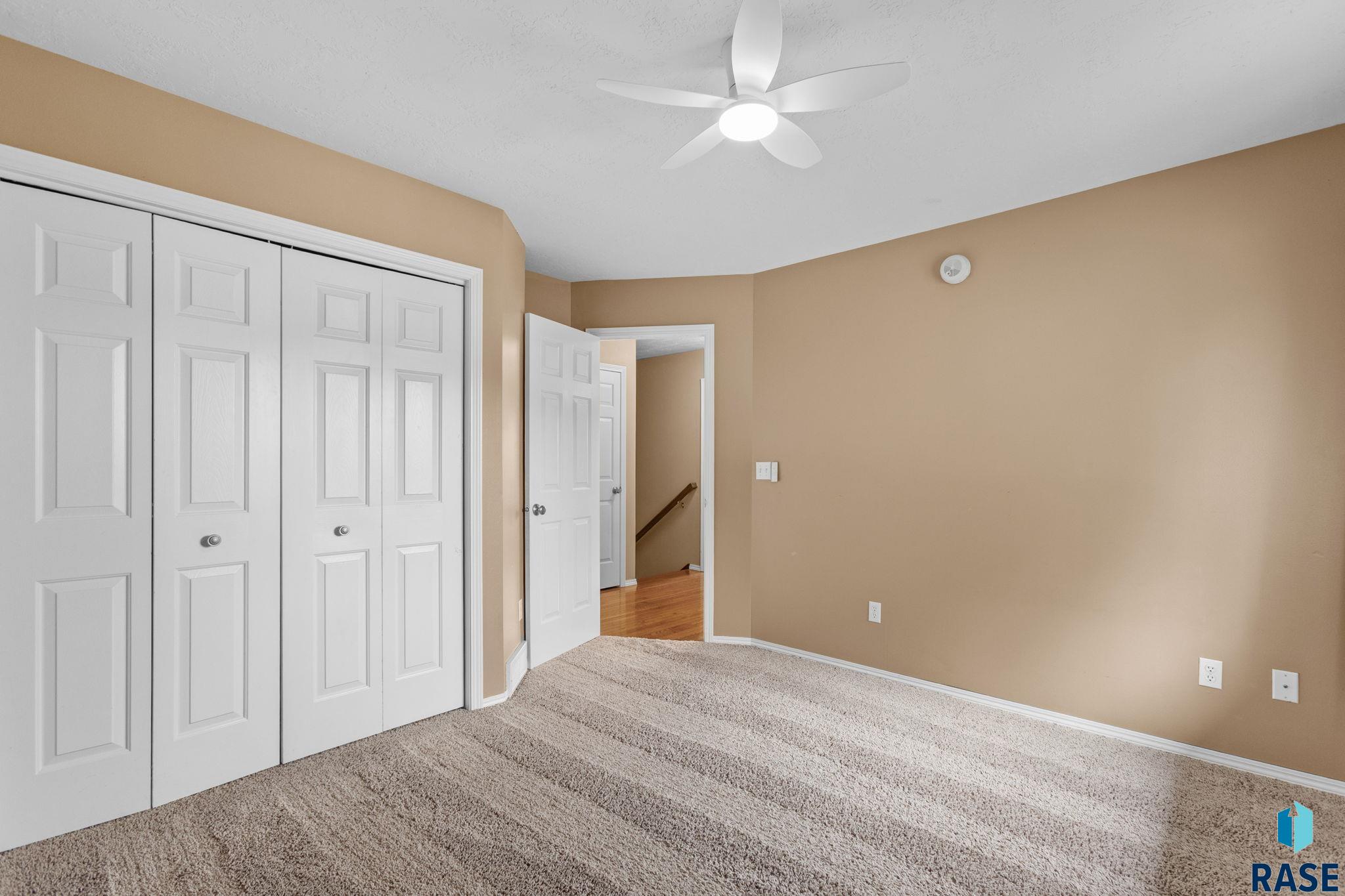 Sioux Falls, South Dakota, 57103, United States, 5 Bedrooms Bedrooms, ,2 BathroomsBathrooms,Residential,For Sale,1908912