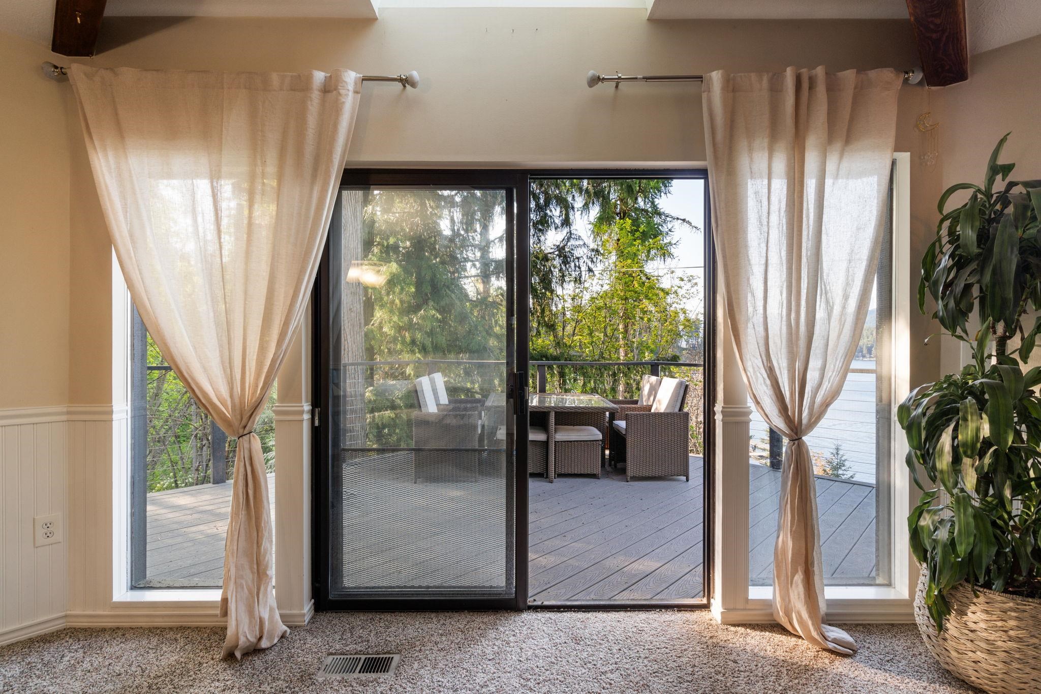 Newman Lake, Washington, 99025, United States, 4 Bedrooms Bedrooms, ,3 BathroomsBathrooms,Residential,For Sale,1802678
